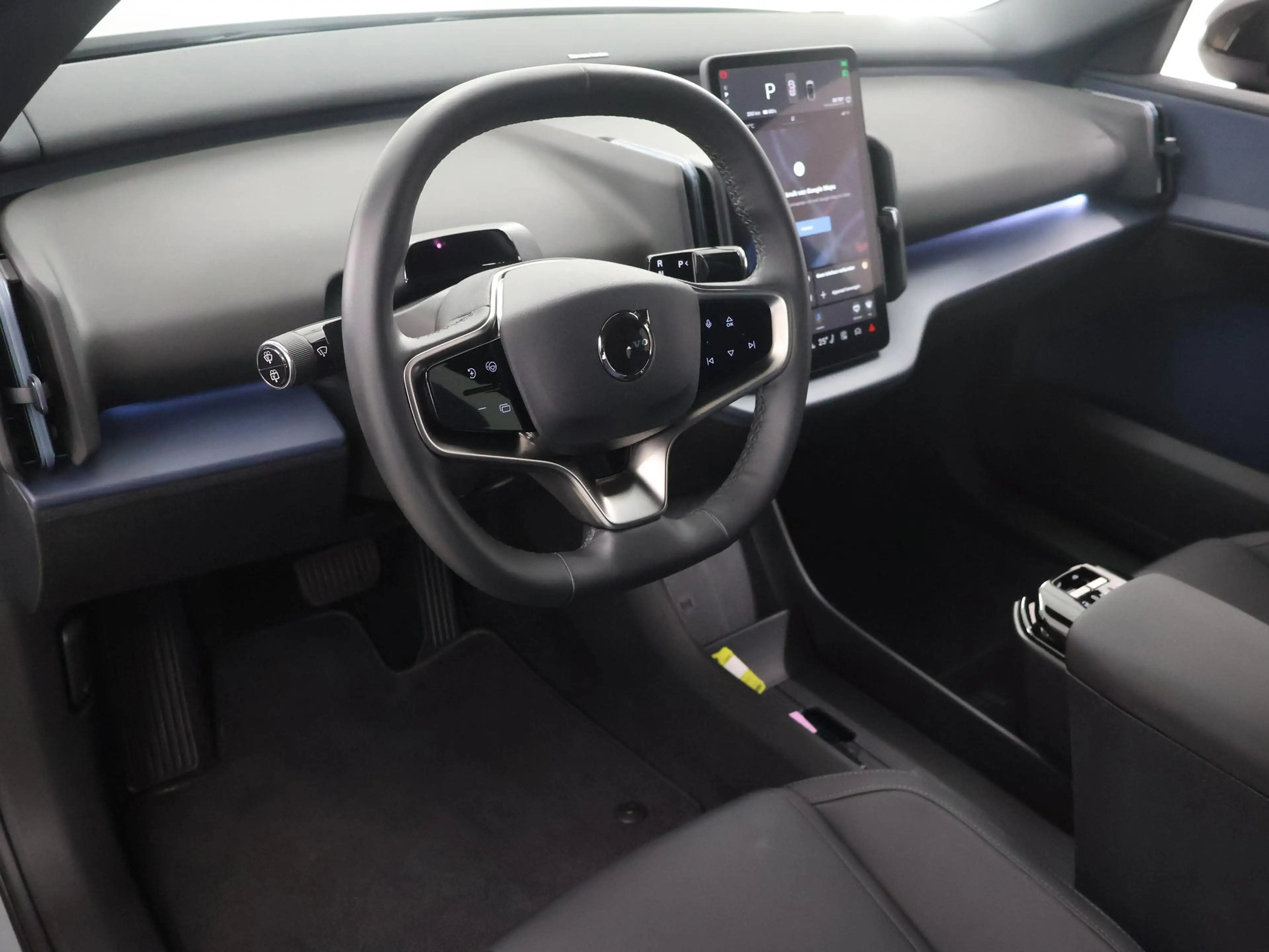 Volvo EX30 Twin Motor Performance Plus 69 kWh | SOH 96% | Nav — photo 7