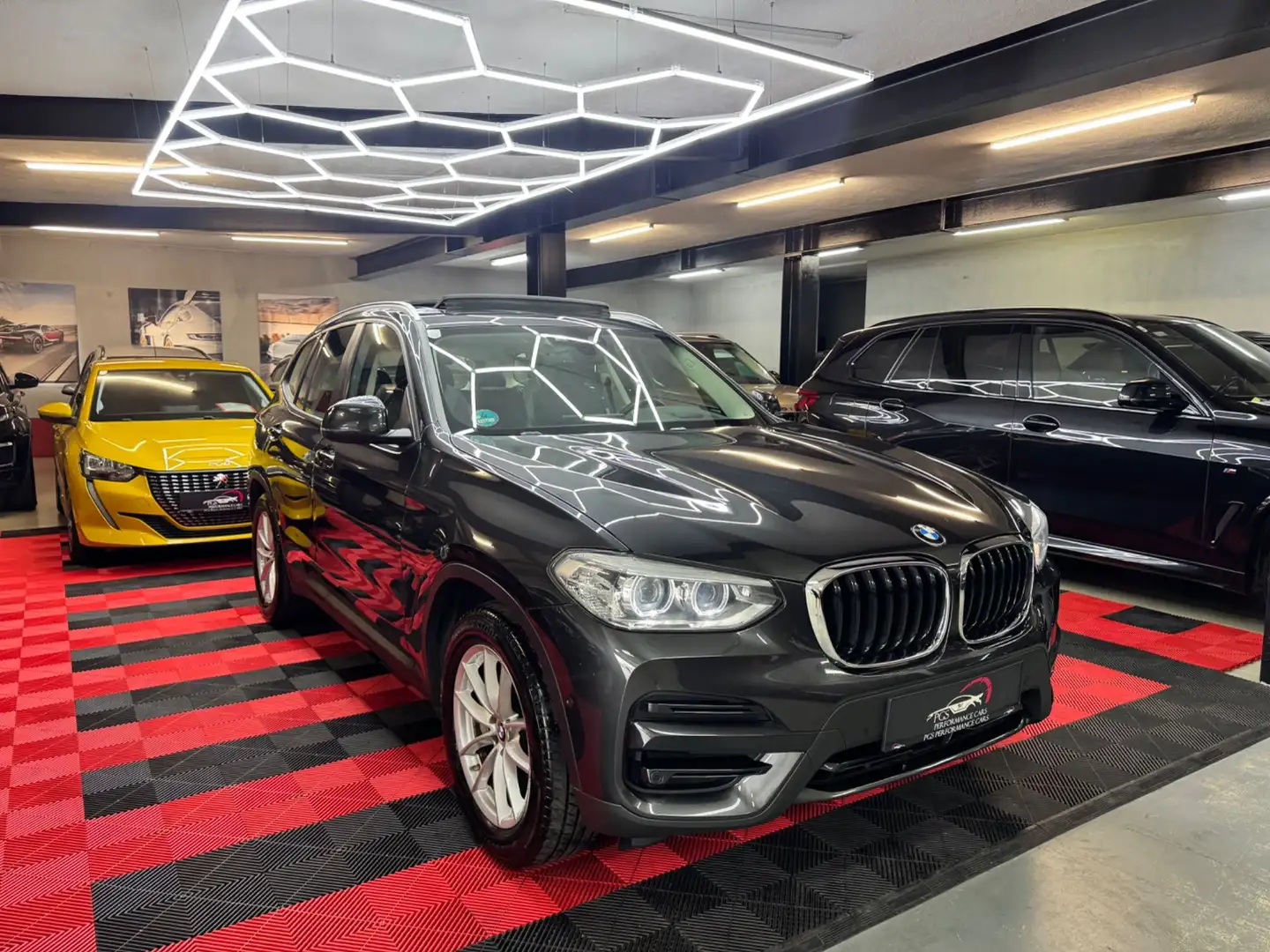 BMW X3 xDrive30e Aut. PANORAMA ANHÄNGERKUPPLUNG Grau - 1