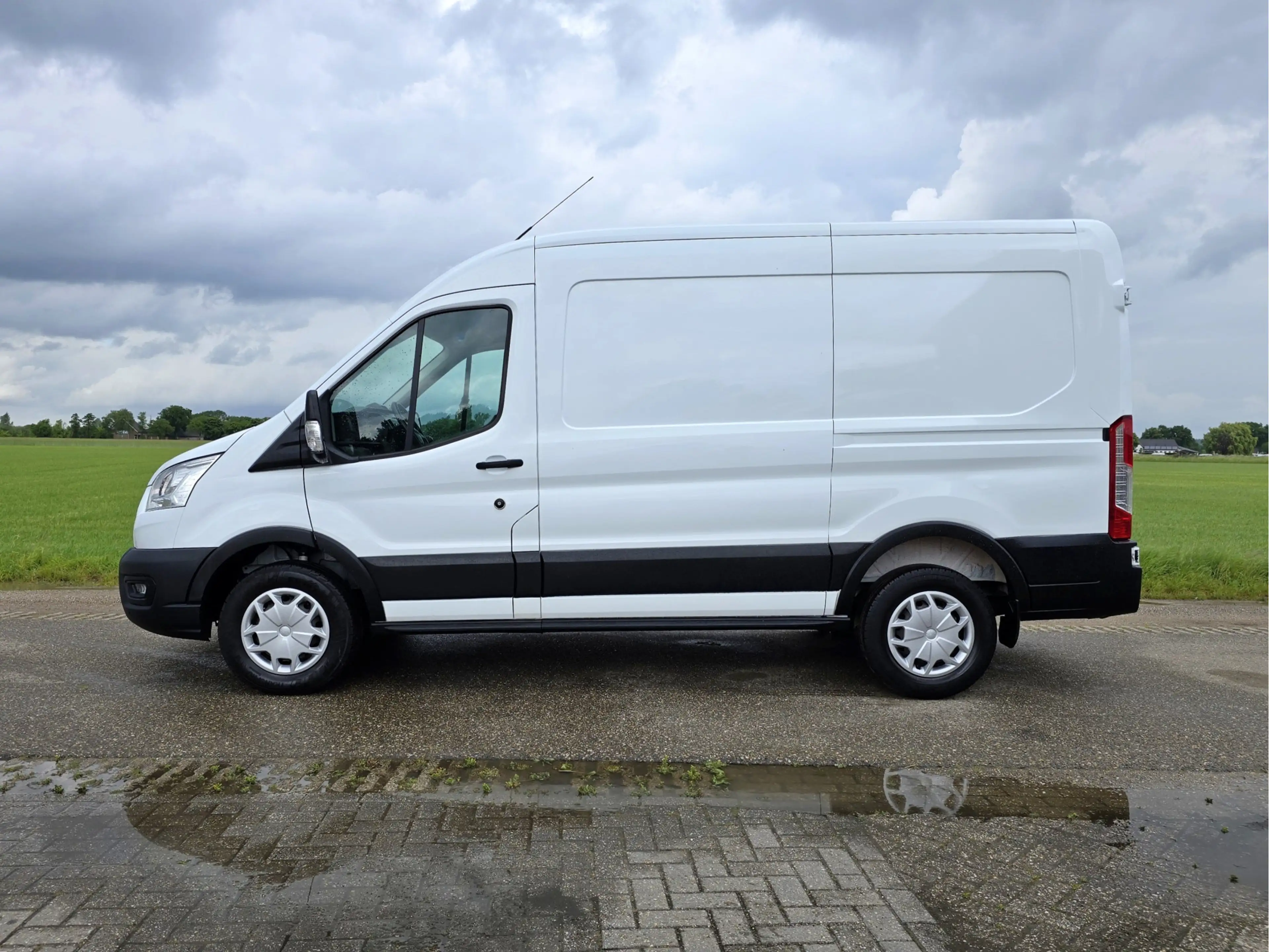 Ford Transit 350 2.0 TDCI L2 H2 - 130 Pk - Euro 6 - Airco - Cru — photo 2