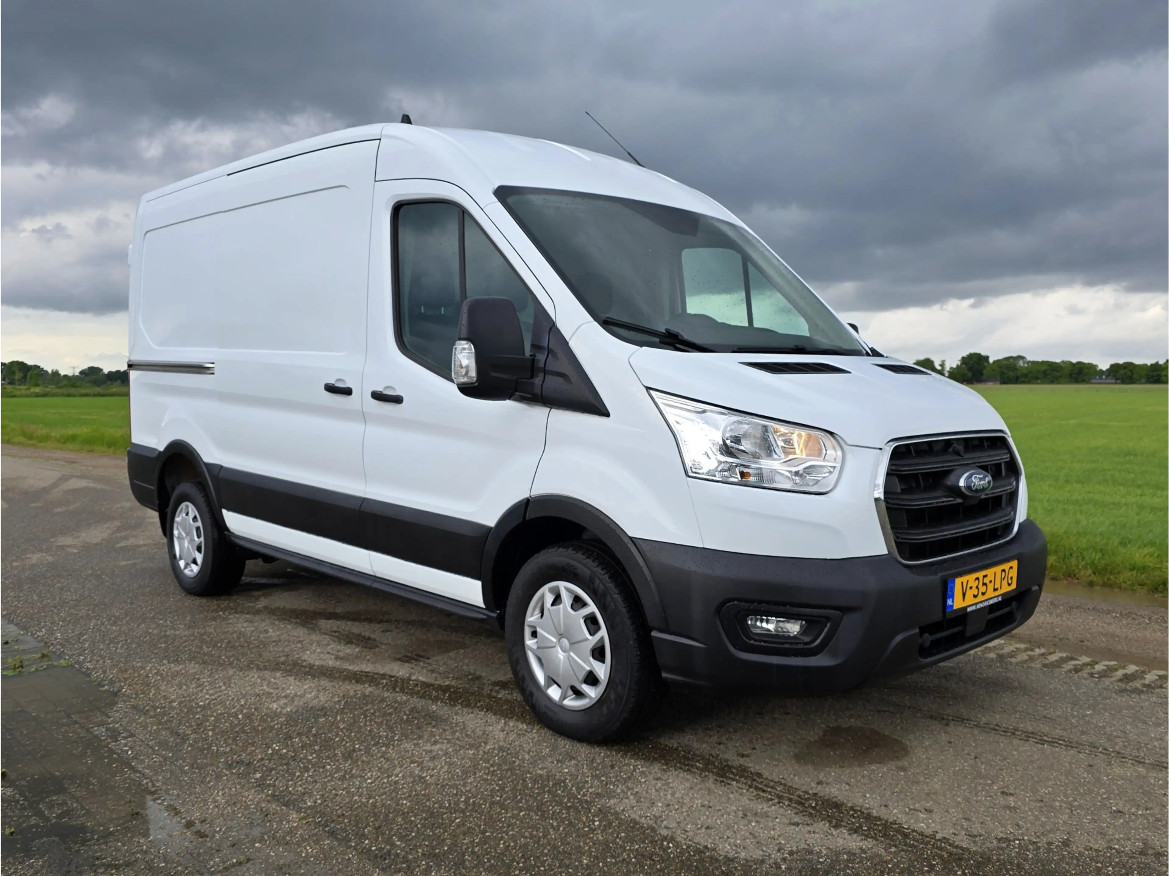 Ford Transit 350 2.0 TDCI L2 H2 - 130 Pk - Euro 6 - Airco - Cru — photo 9