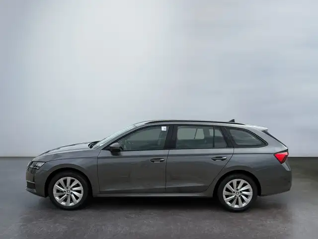 Skoda Octavia view 3