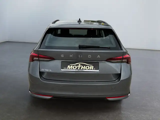 Skoda Octavia view 5