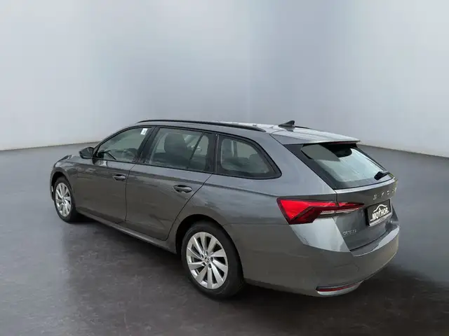 Skoda Octavia view 4