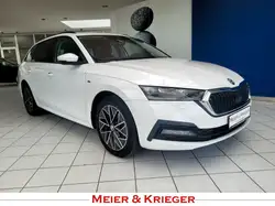 Skoda Octavia Combi Clever Aut/Panorama/AHK/MatrixLED