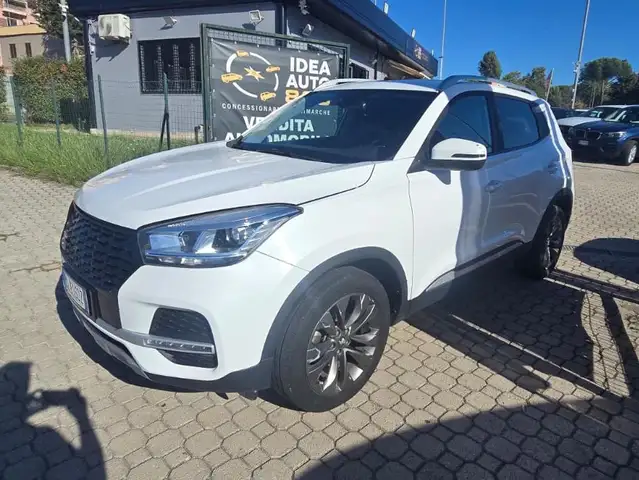 DR Automobiles DR4 view 3
