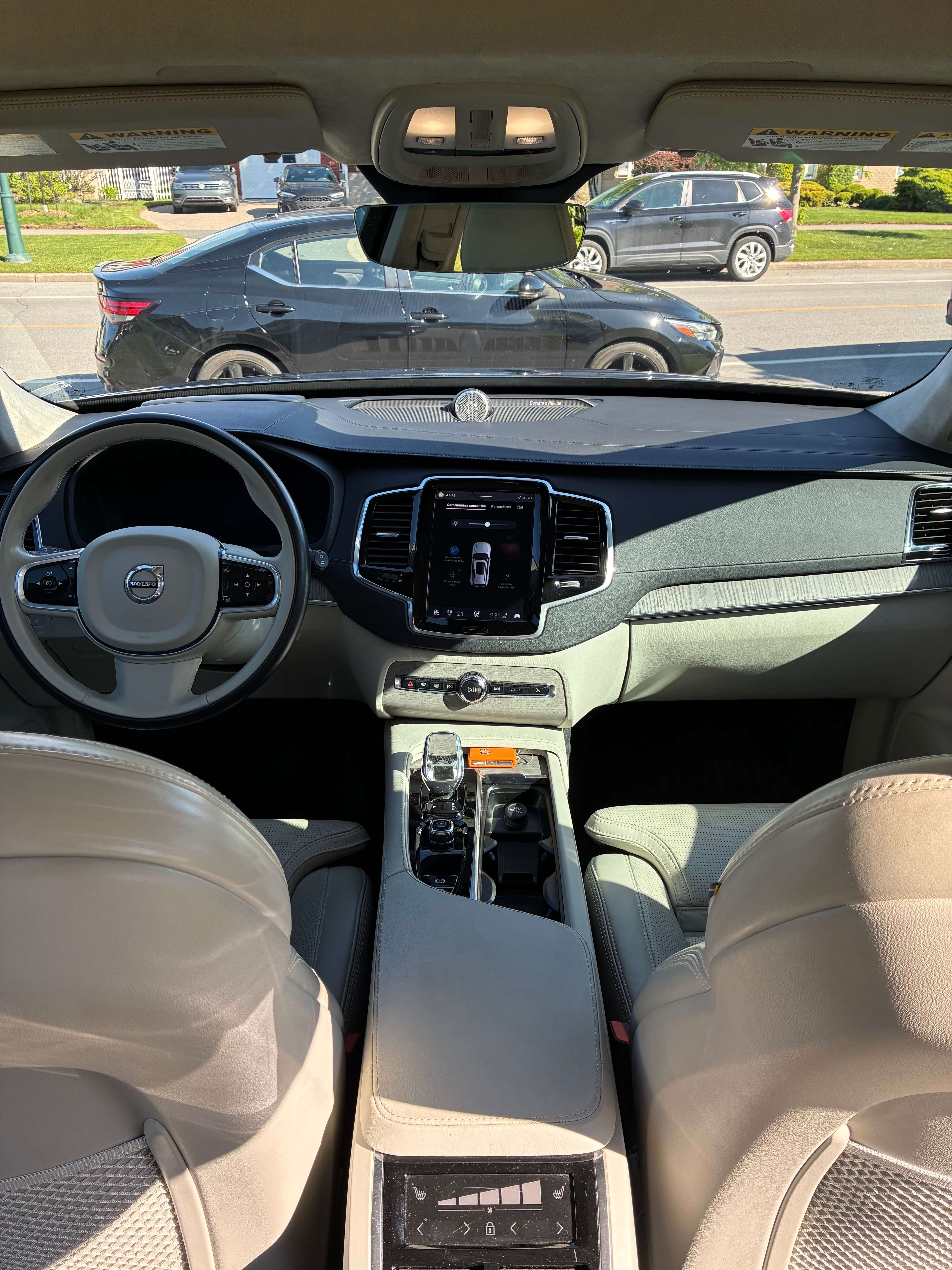 2023 Volvo XC90 Ultimate Dark Theme alt 4