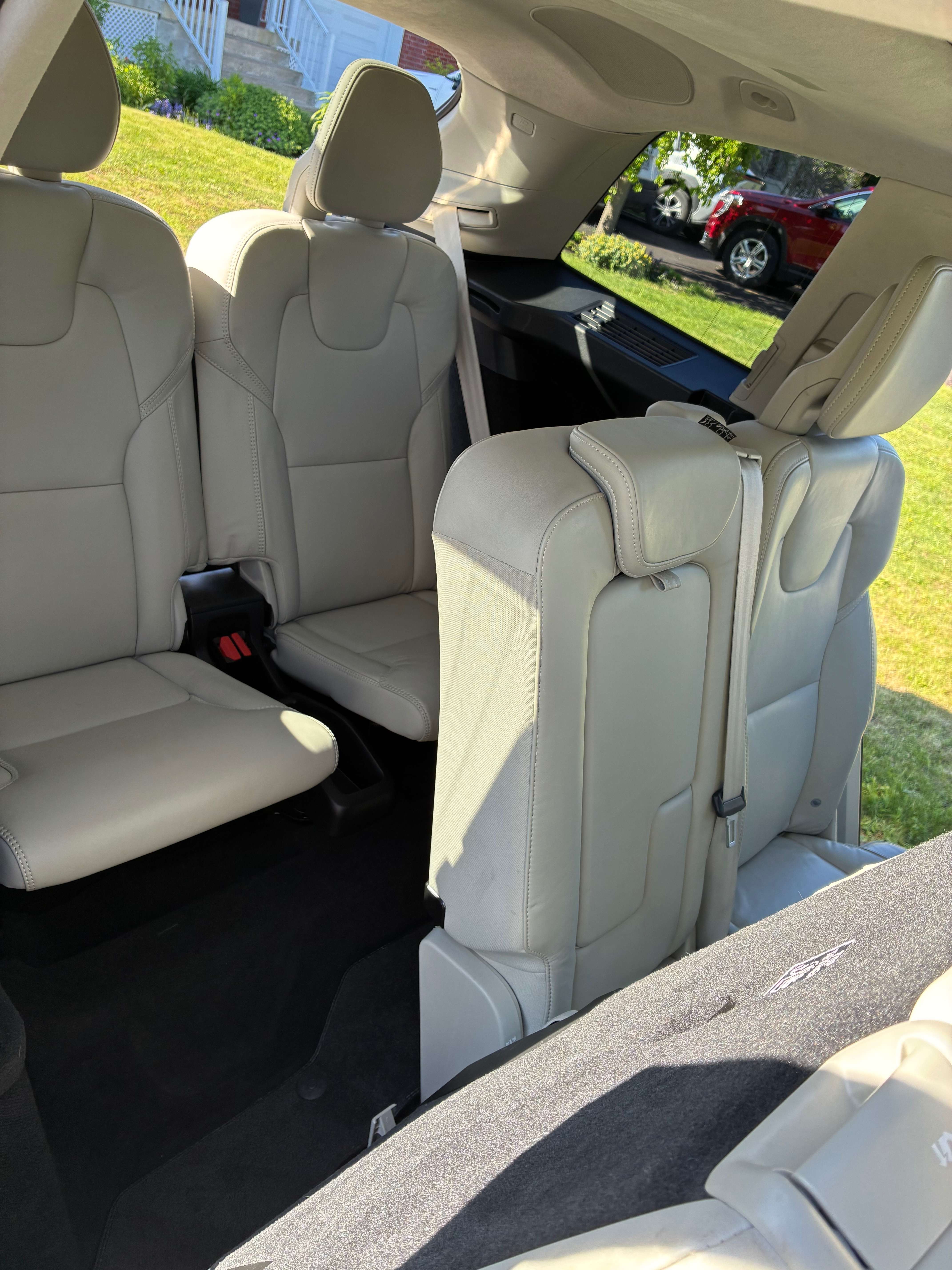 2023 Volvo XC90 Ultimate Dark Theme thumb 7