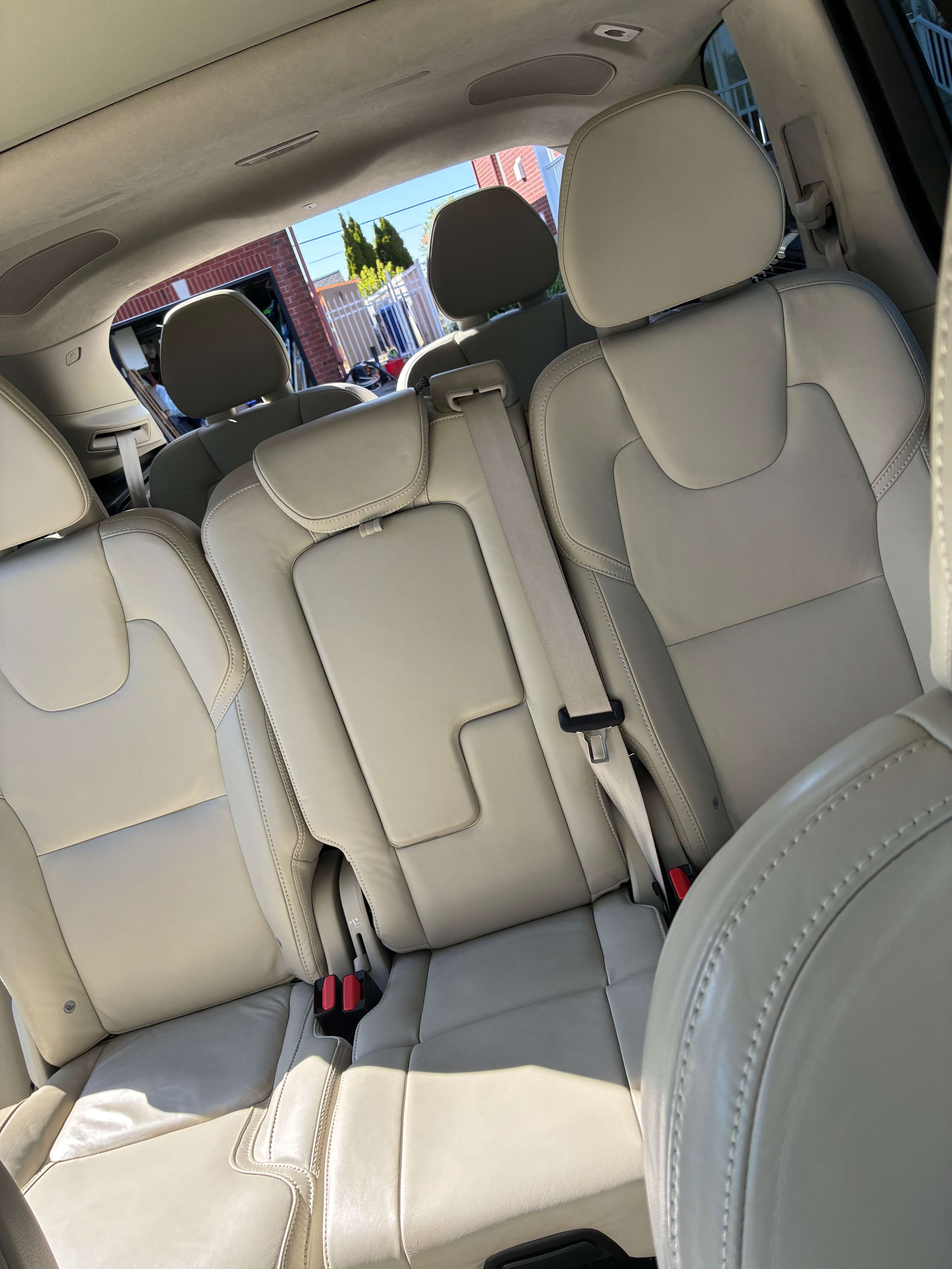 2023 Volvo XC90 Ultimate Dark Theme thumb 8