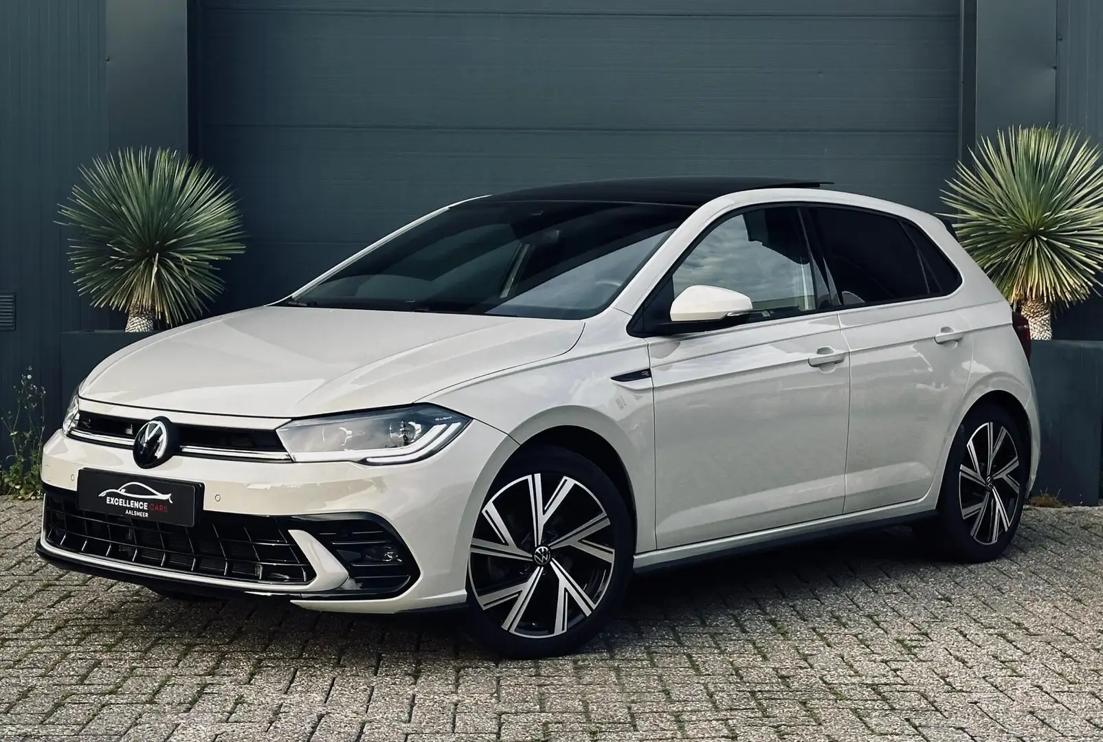 Volkswagen Polo 1.0 TSI R-Line Pano/Automaat/Matrix/Camera Grijs - 2