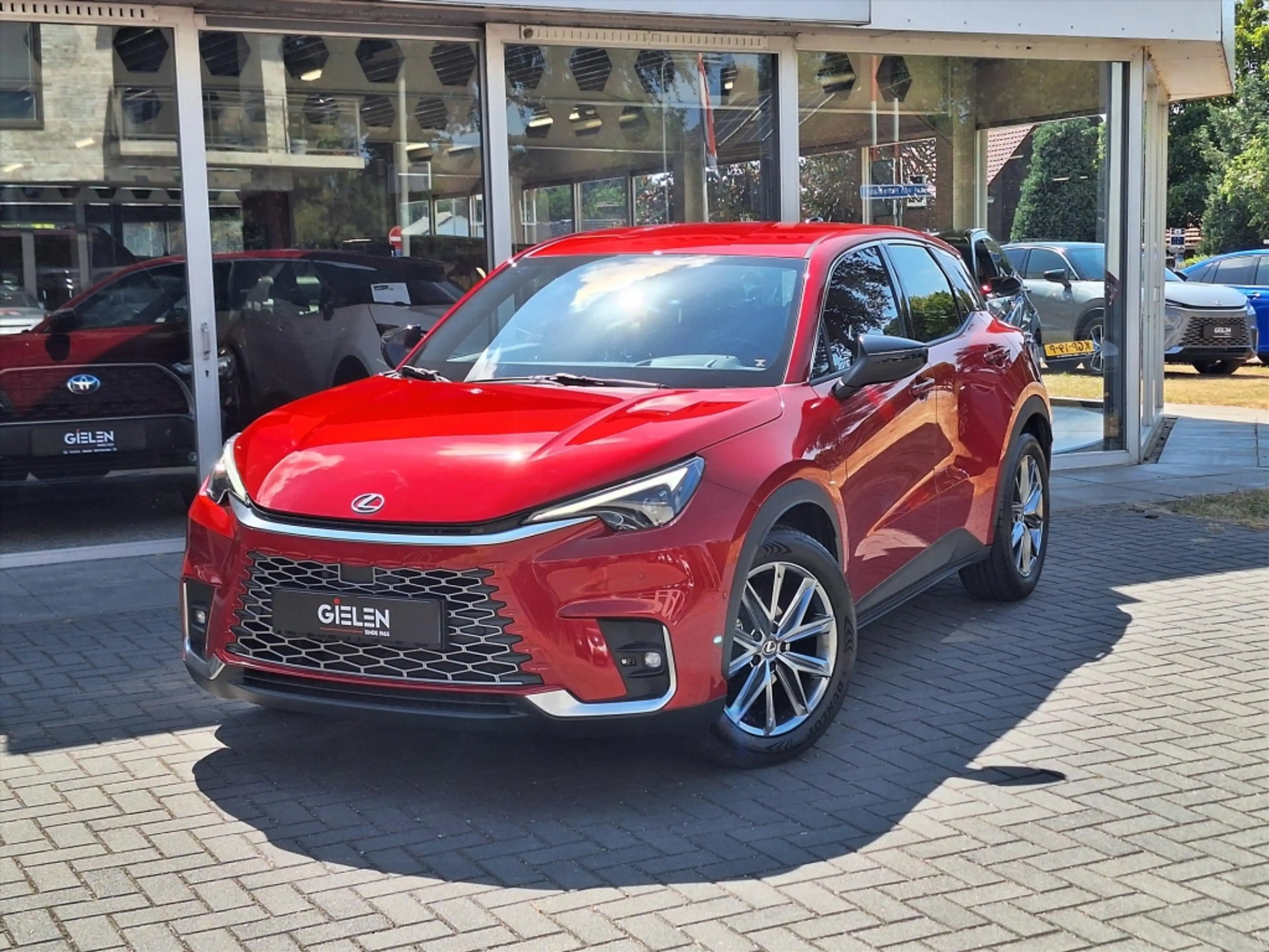 Lexus LBX 1.5 Hybrid Relax Advanced Pack | Mark Levinson, He — photo 2