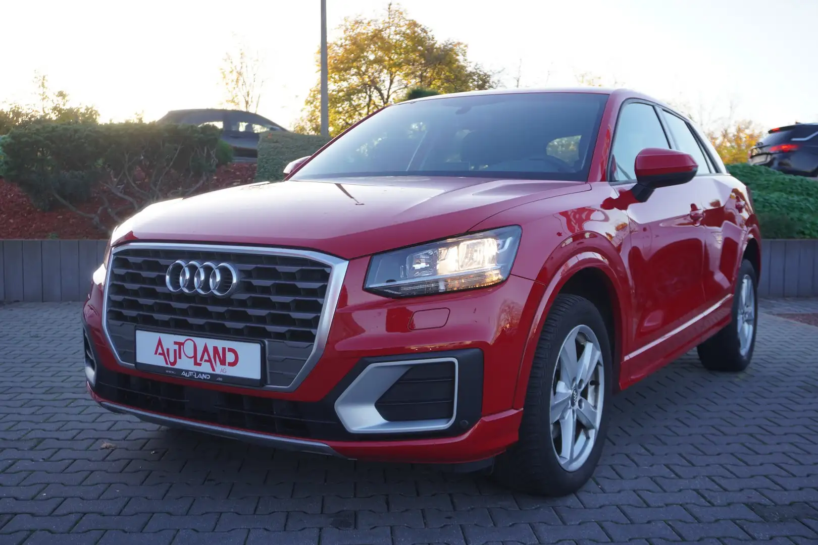 Audi Q2 30 1.6 TDI Navi Kamera Leder Tempomat PDC DAB Rot - 2
