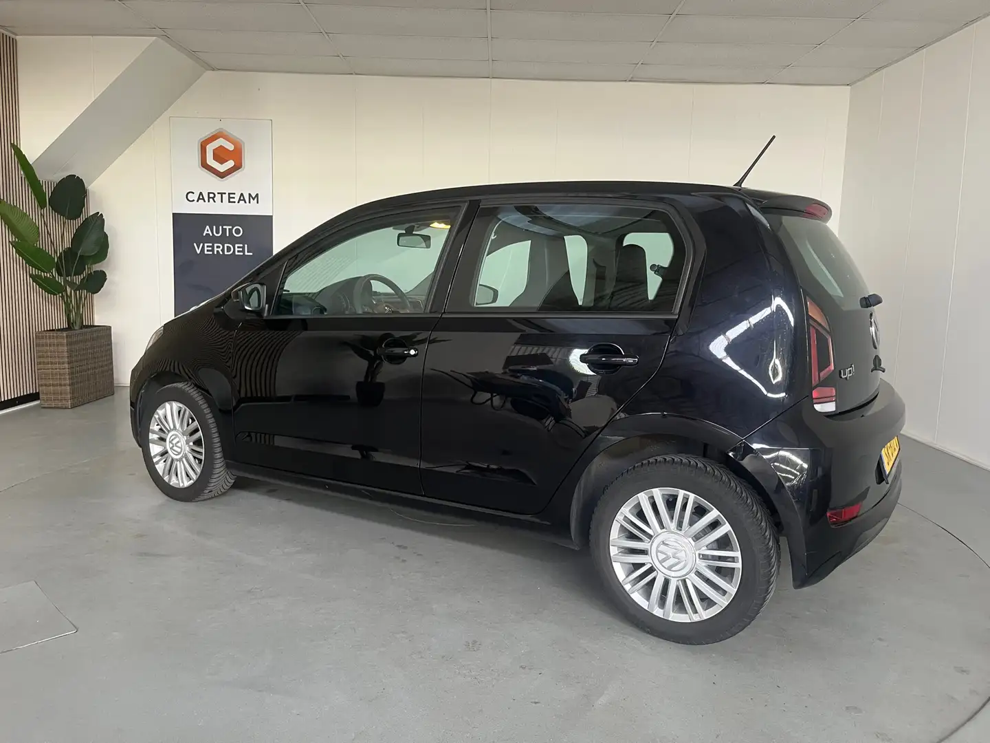 Volkswagen up! 1.0 BMT high up! Airco, LMV Zwart - 2