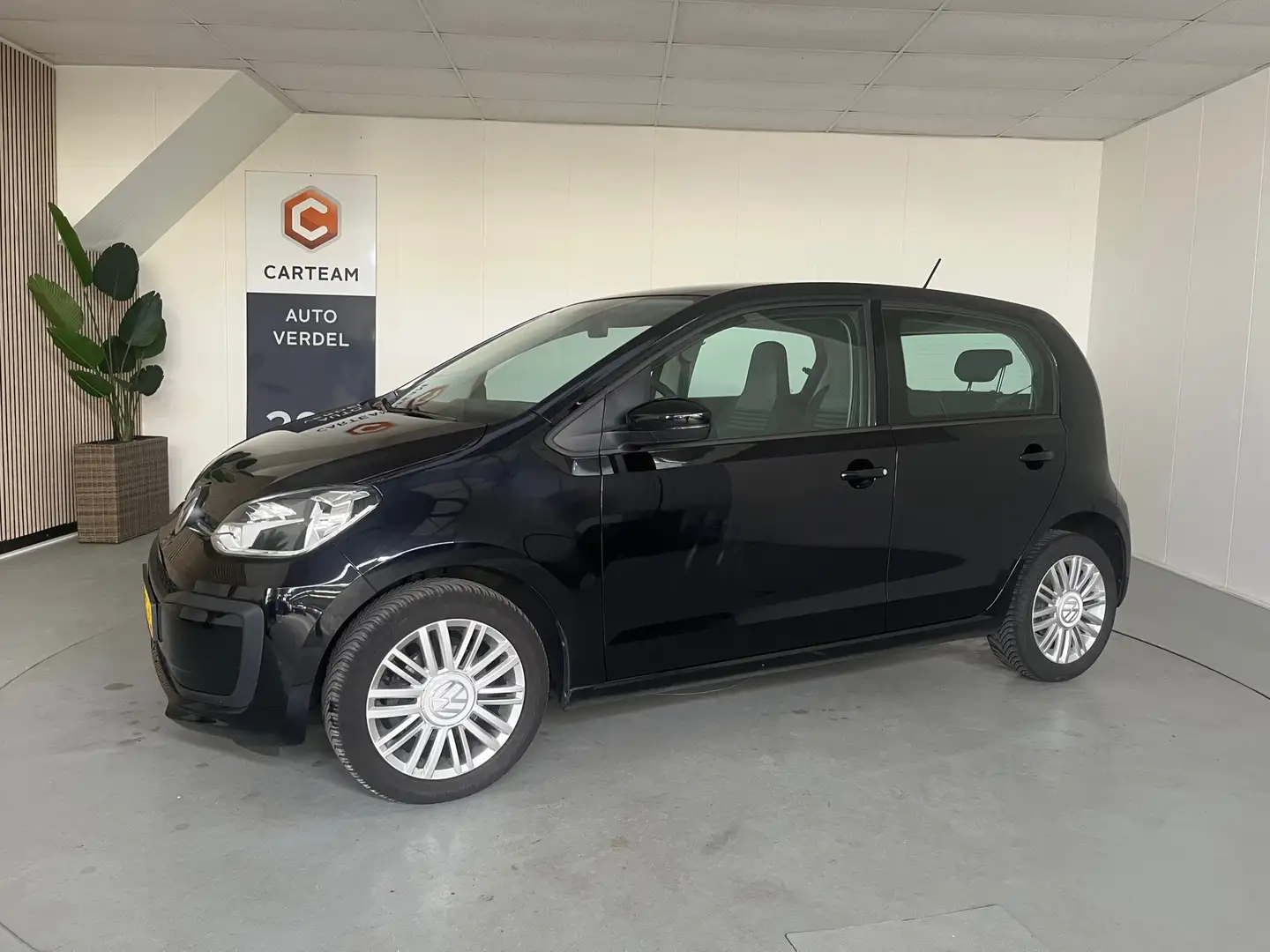 Volkswagen up! 1.0 BMT high up! Airco, LMV Zwart - 1