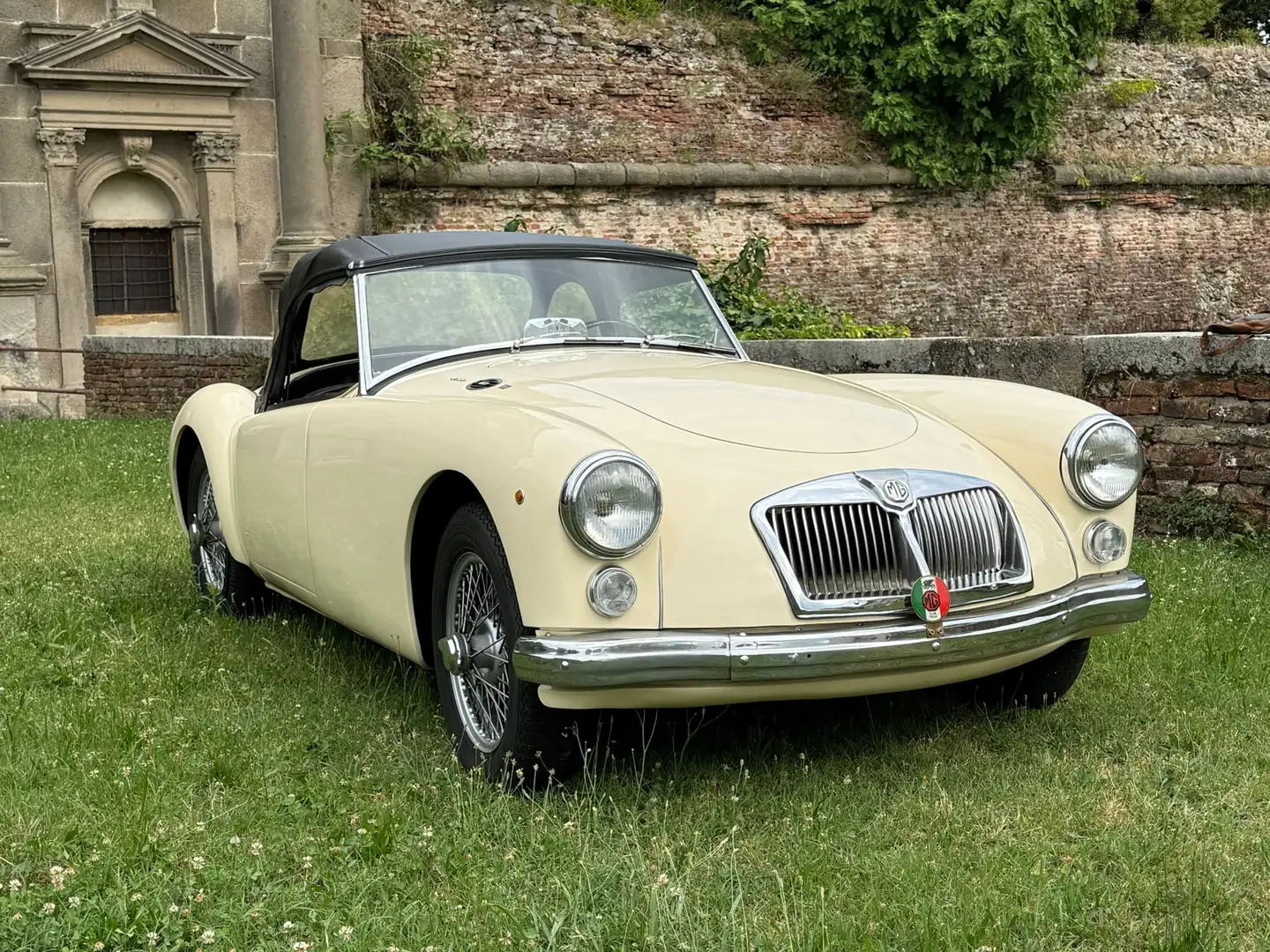 MG MGA 1600 MK2 Beige - 1