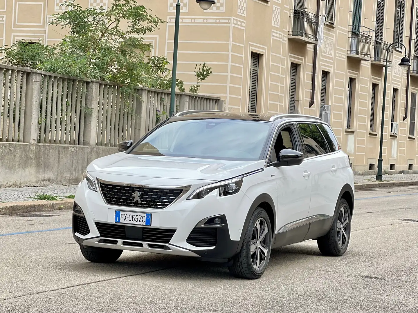 Peugeot 5008 1.6 PureTech 180cv aut. EAT8 E6 7Posti GT Line TOP White - 1