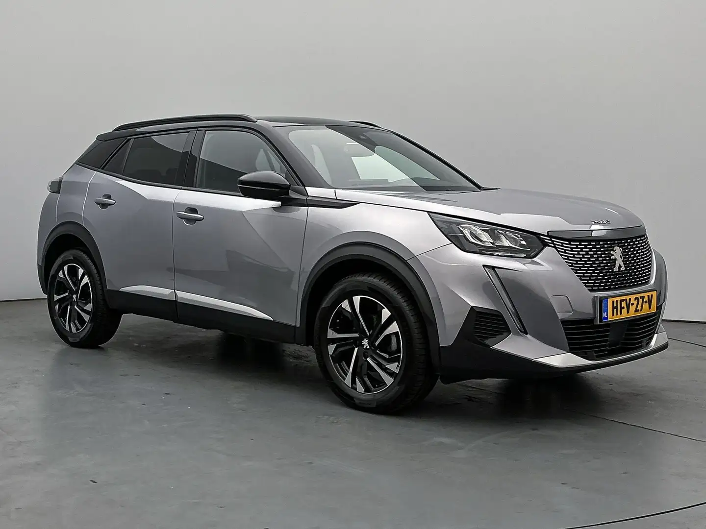 Peugeot 2008 SUV Allure Pack 130pk Automaat | Navigatie | Achte Gris - 2
