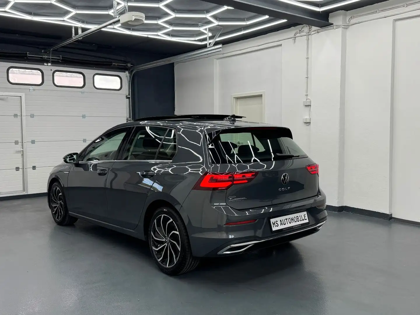 Volkswagen Golf VIII Lim. Style *ACC*PANO*IQ LIGHT* Grau - 2