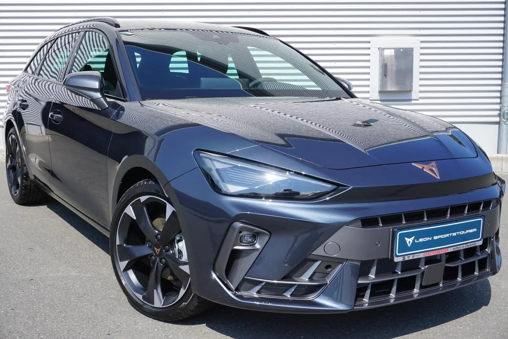 CUPRA Leon Sportstourer 1.5 eTSI DSG LED/NAVI/AHK Gris - 2