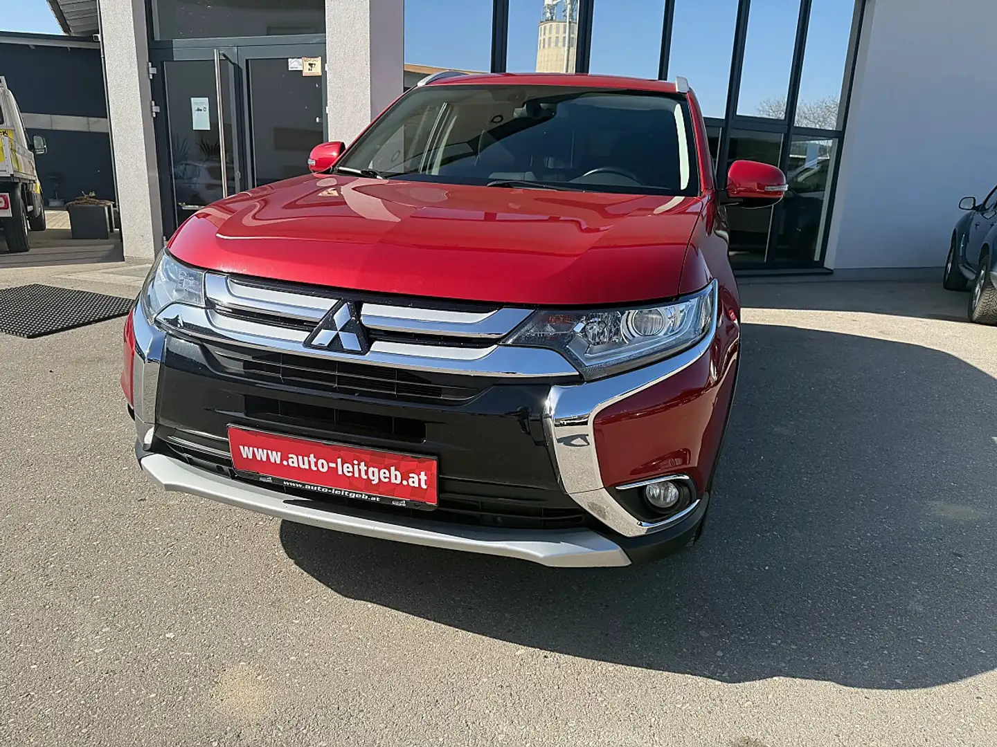 Mitsubishi Outlander 2,2 DI-D AS&G Intense Rot - 1