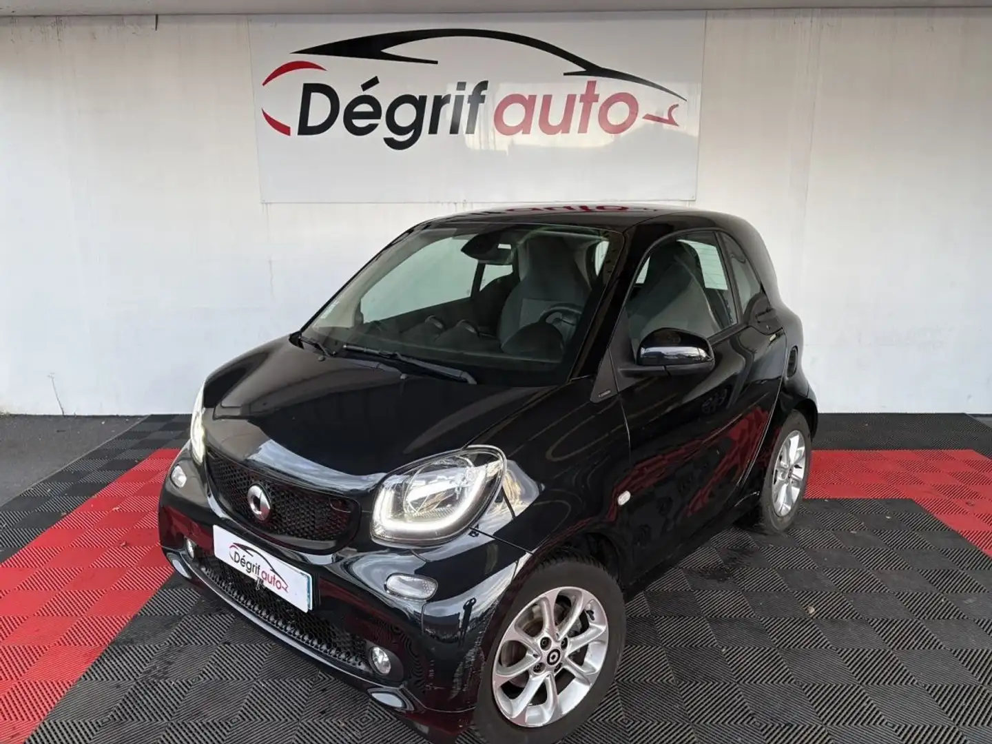 smart forTwo COUPE Coupé 1.0 71 ch SetS BA6 Passion Gris - 1