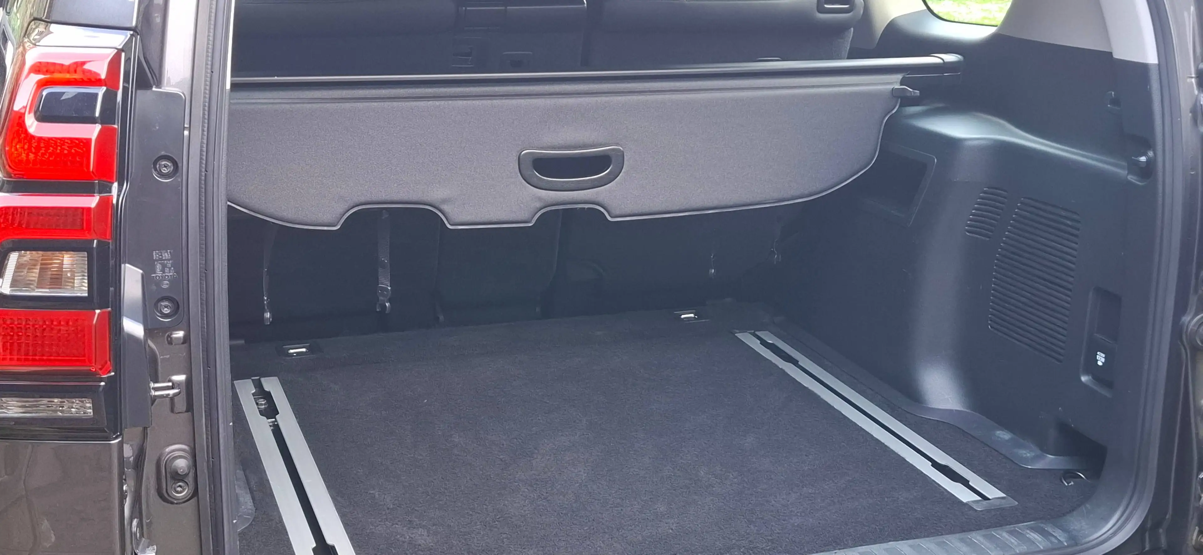 Toyota Land Cruiser D4D LEDER, NAVI, AUTOMATIK, 1.HAND! *TOP-ZUSTAND!* — photo 3