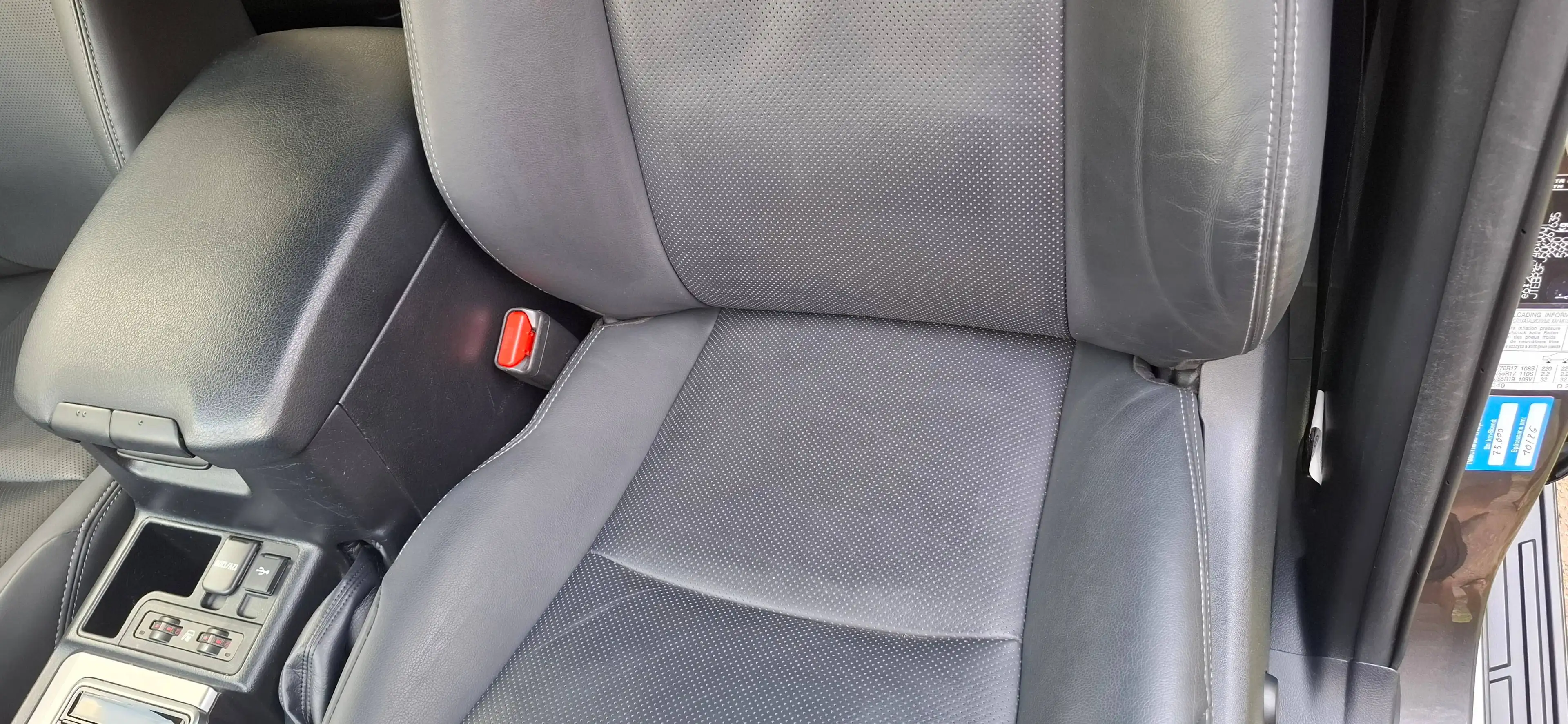 Toyota Land Cruiser D4D LEDER, NAVI, AUTOMATIK, 1.HAND! *TOP-ZUSTAND!* — photo 2