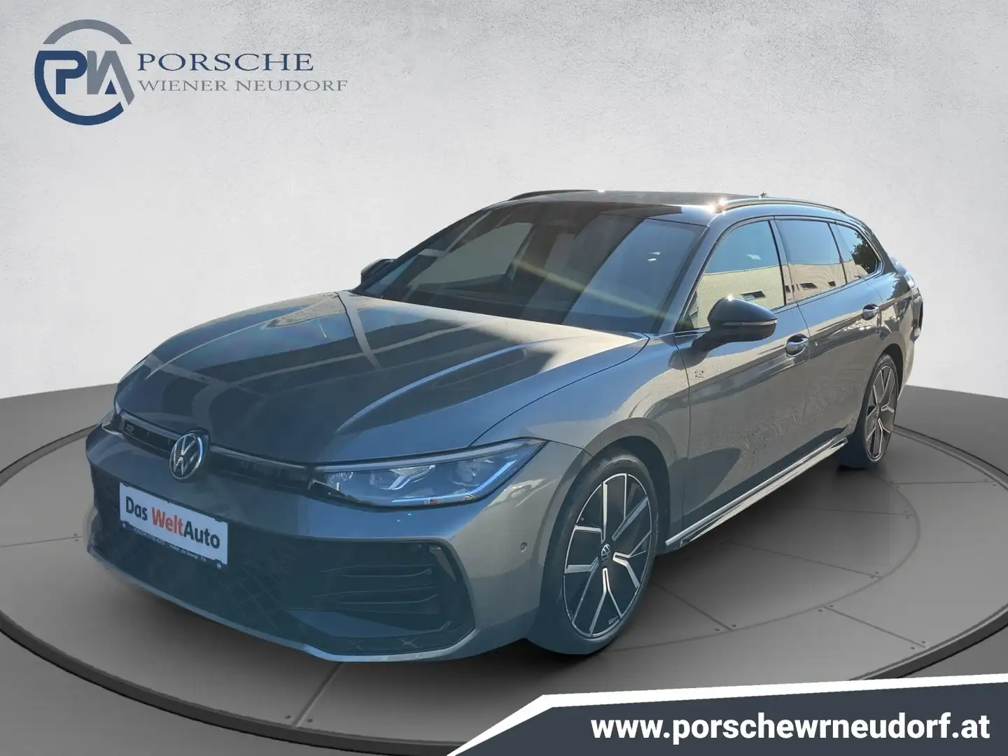 Volkswagen Passat Variant R-Line eTSI DSG Grau - 1