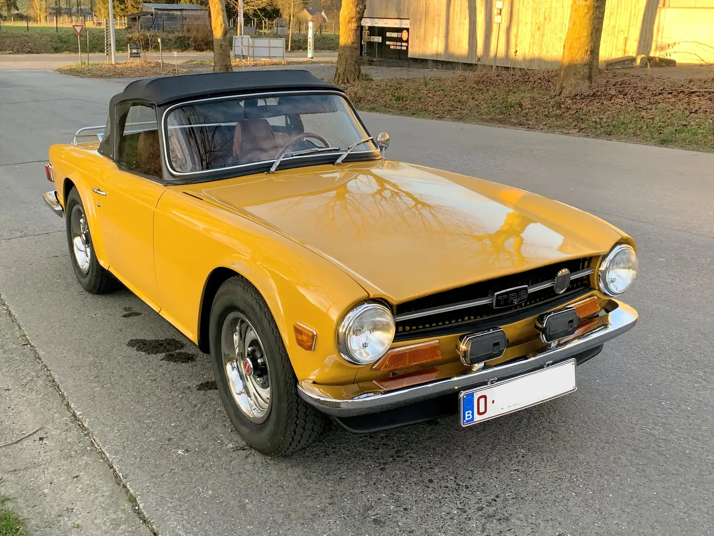 Oldtimer Triumph TR6 Geel - 2