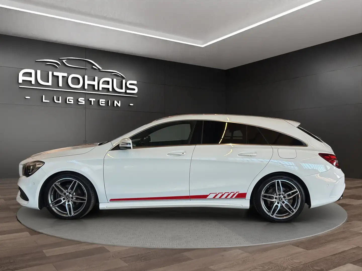 Mercedes-Benz CLA 180 CLA 180 Shooting Brake AMG Line Weiß - 2