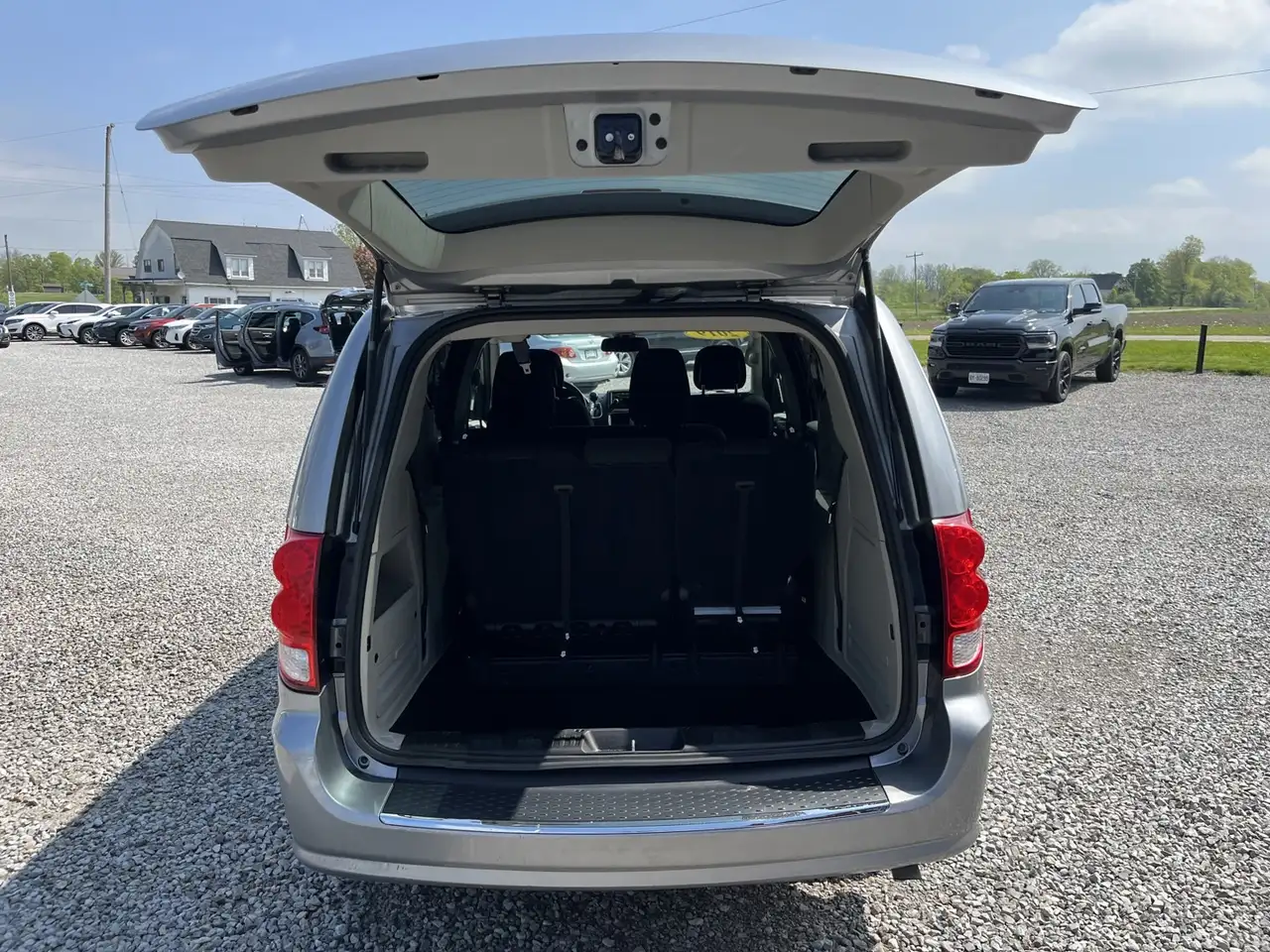 Dodge Grand Caravan снимка Dodge Grand Caravan