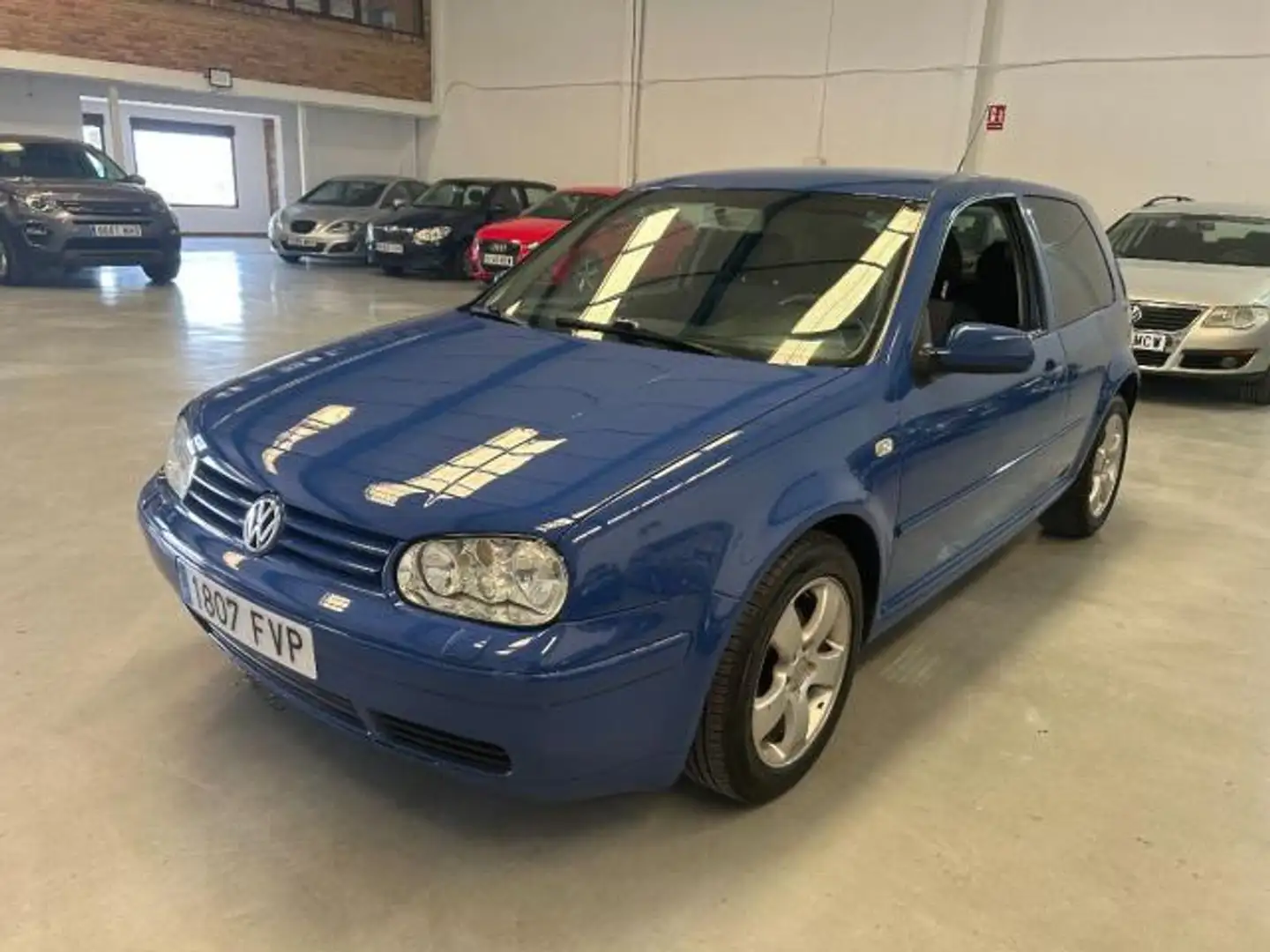 Volkswagen Golf 1.9 tdi 115 cv 3 puertas edition Blau - 2