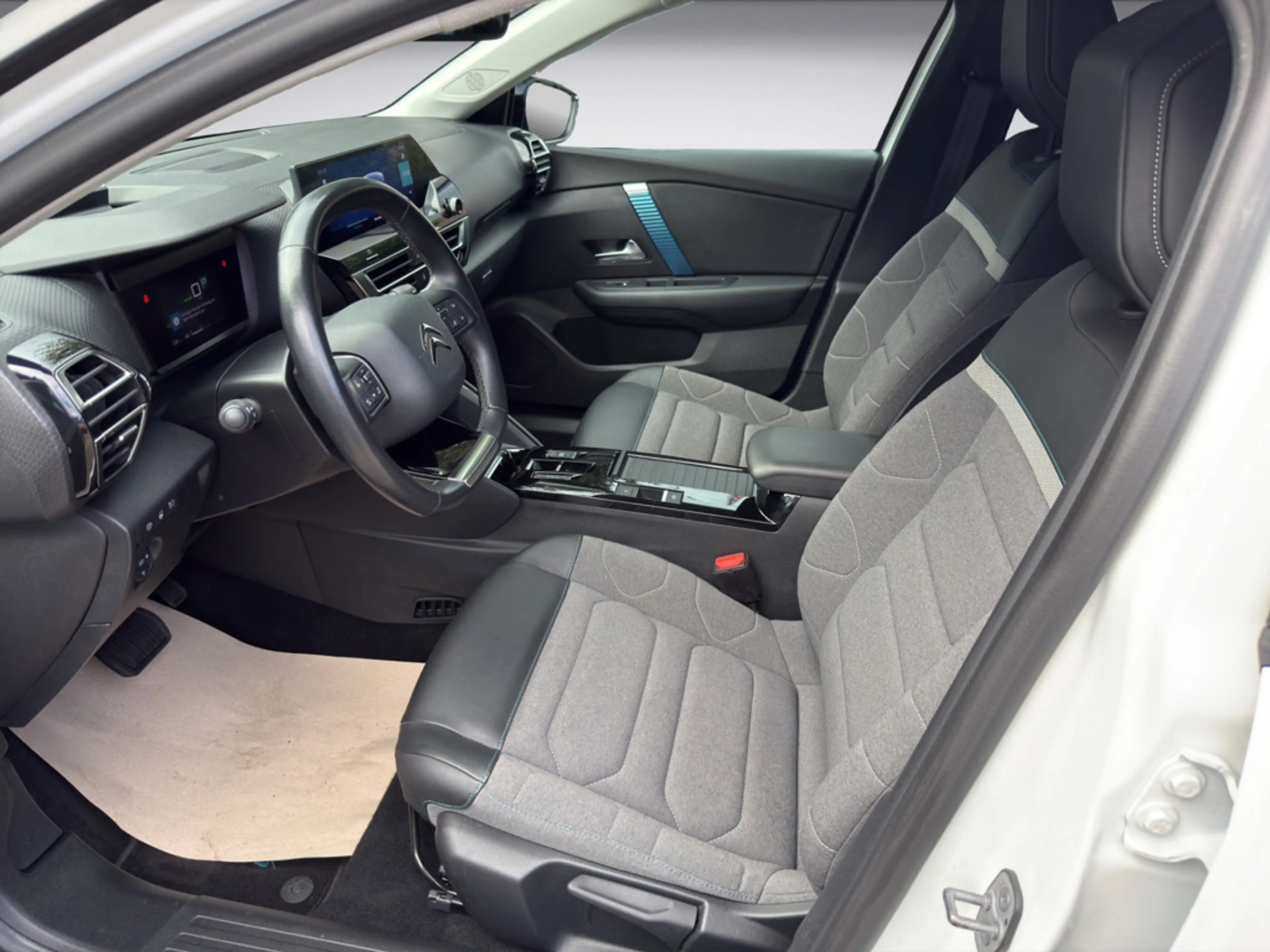 Citroen E-C4 Electric — photo 10