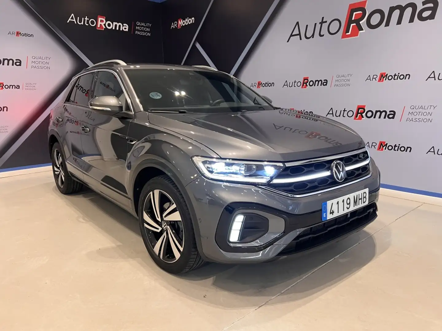 Volkswagen T-Roc 1.5 TSI R-Line 110 kW Gris - 1