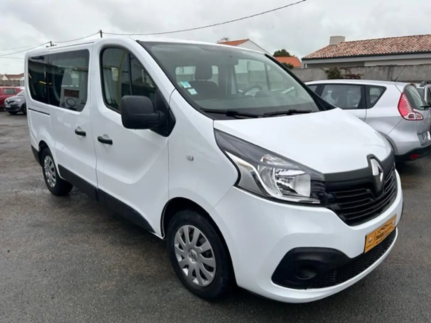 Renault Trafic L1 1.6 dCi 95ch Stop\u0026Start Life 9 places Blanc - 2