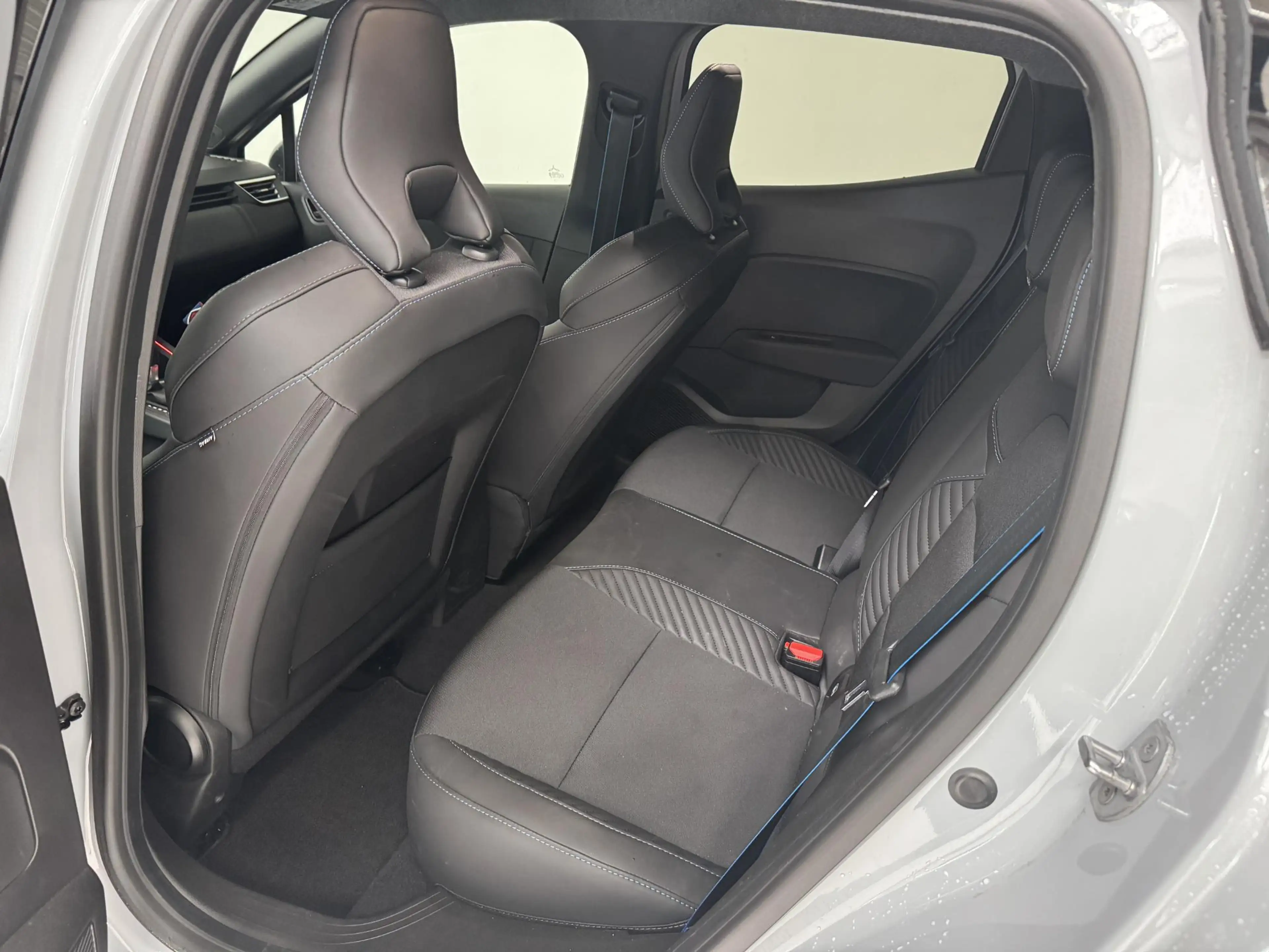Renault Clio 1.6 E-Tech Full Hybrid 145 Esprit Alpine | Navigat — photo 41