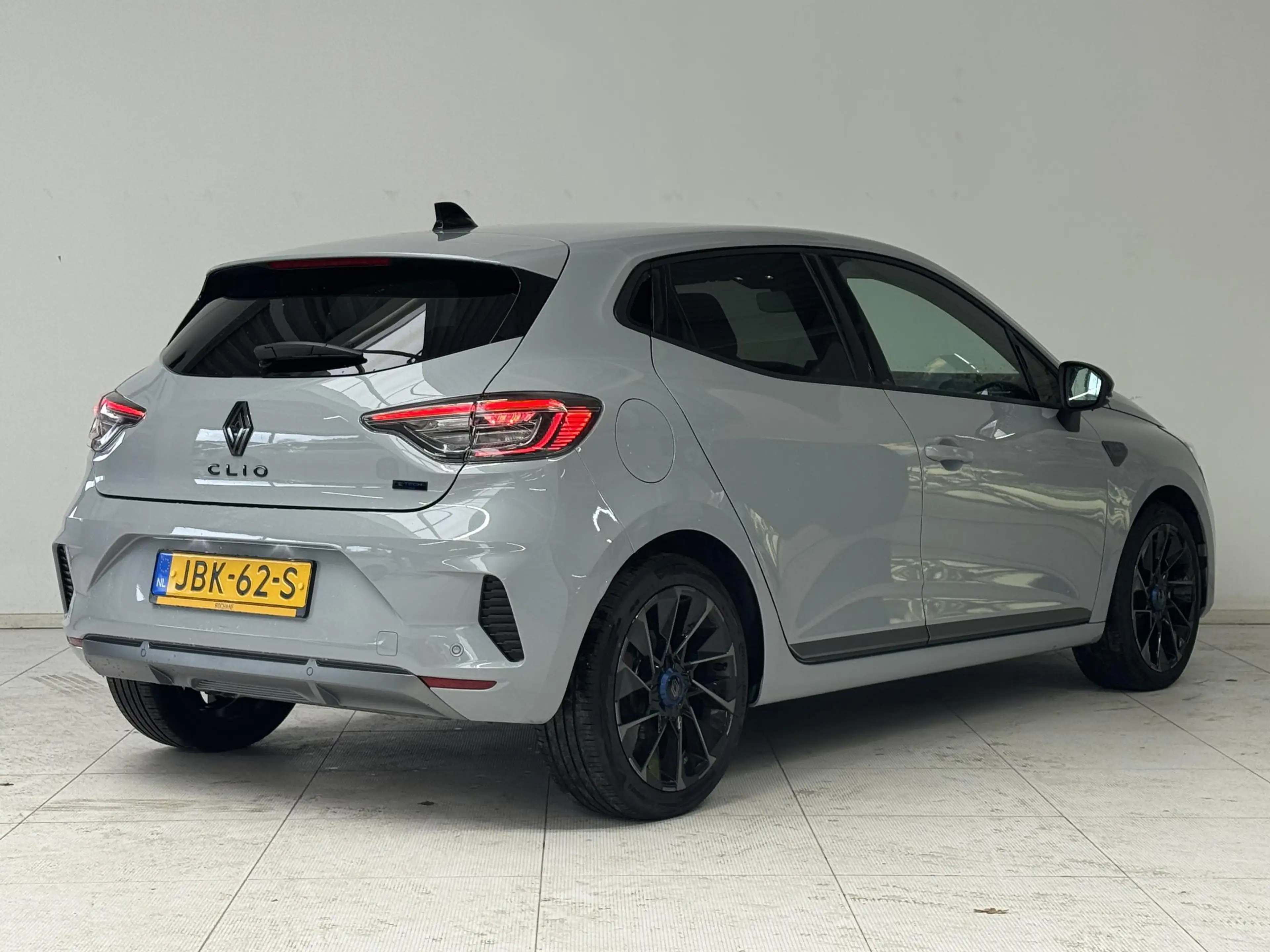 Renault Clio 1.6 E-Tech Full Hybrid 145 Esprit Alpine | Navigat — photo 2