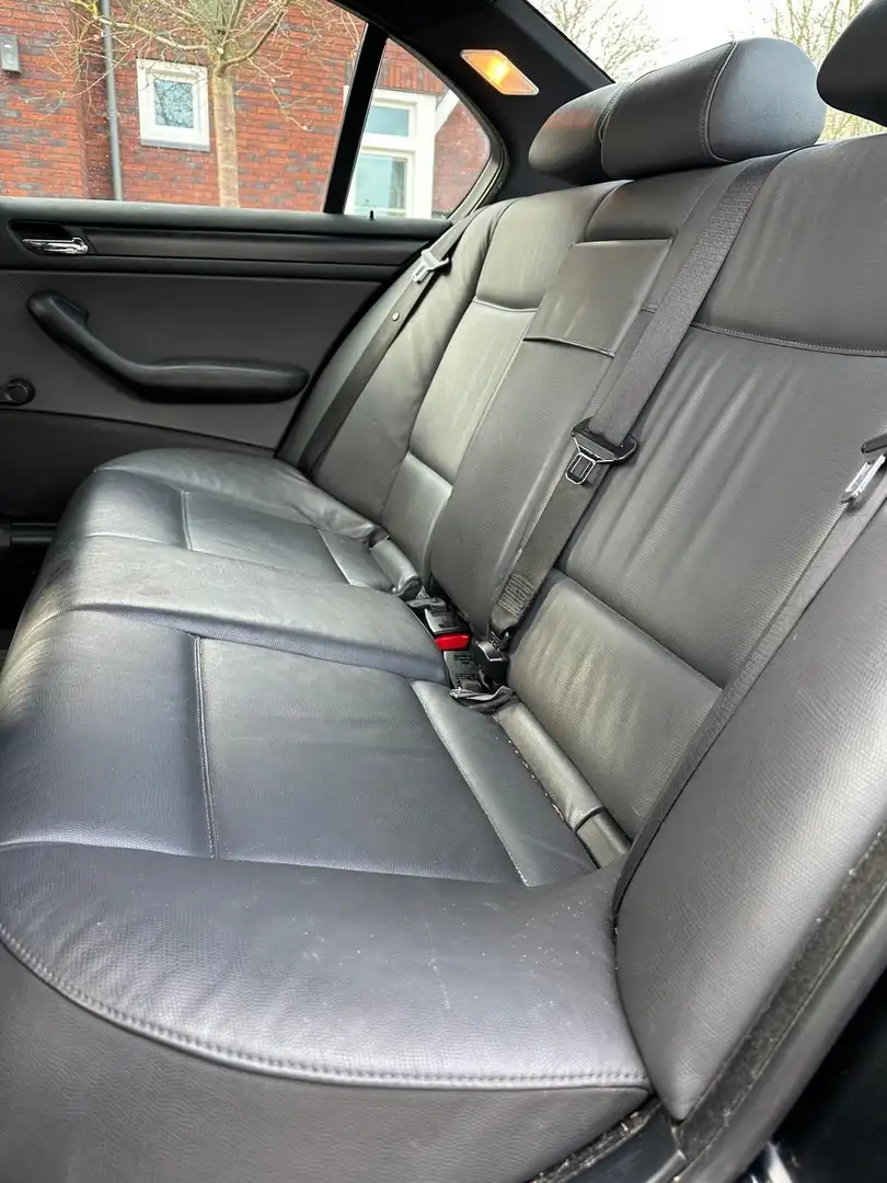 BMW 330 316i Special Exec. Zwart - 1