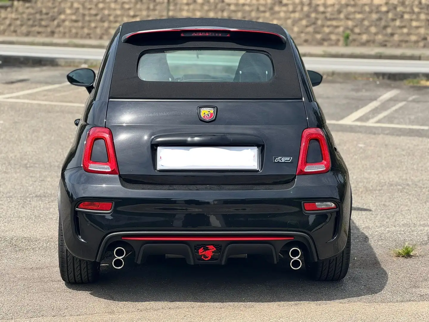Fiat 595 Abarth ABARTH F595 Schwarz - 1