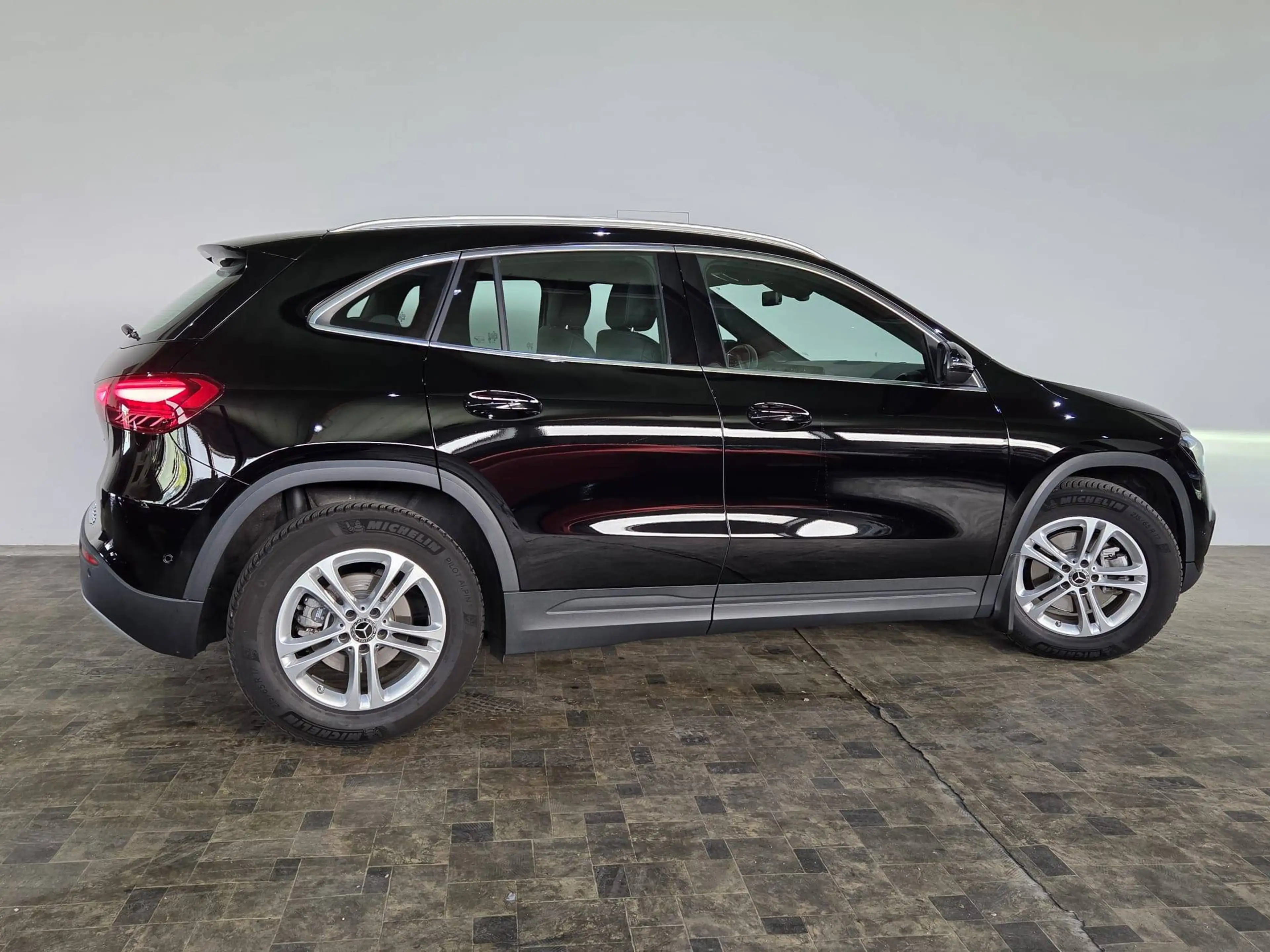 Mercedes-Benz GLA 200 GLA 200, LED, Virtual, Kamera, ACC — photo 4