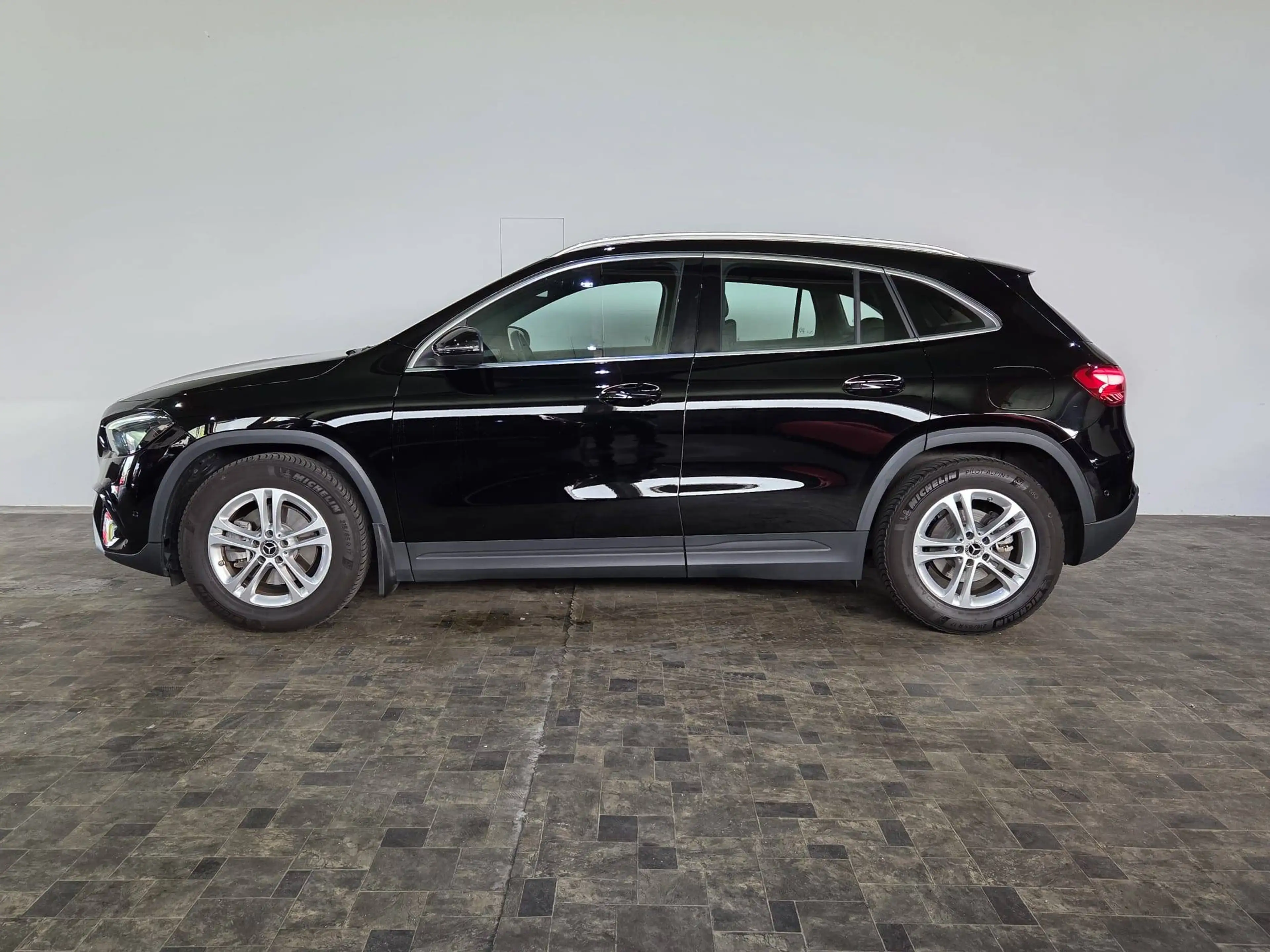 Mercedes-Benz GLA 200 GLA 200, LED, Virtual, Kamera, ACC — photo 9