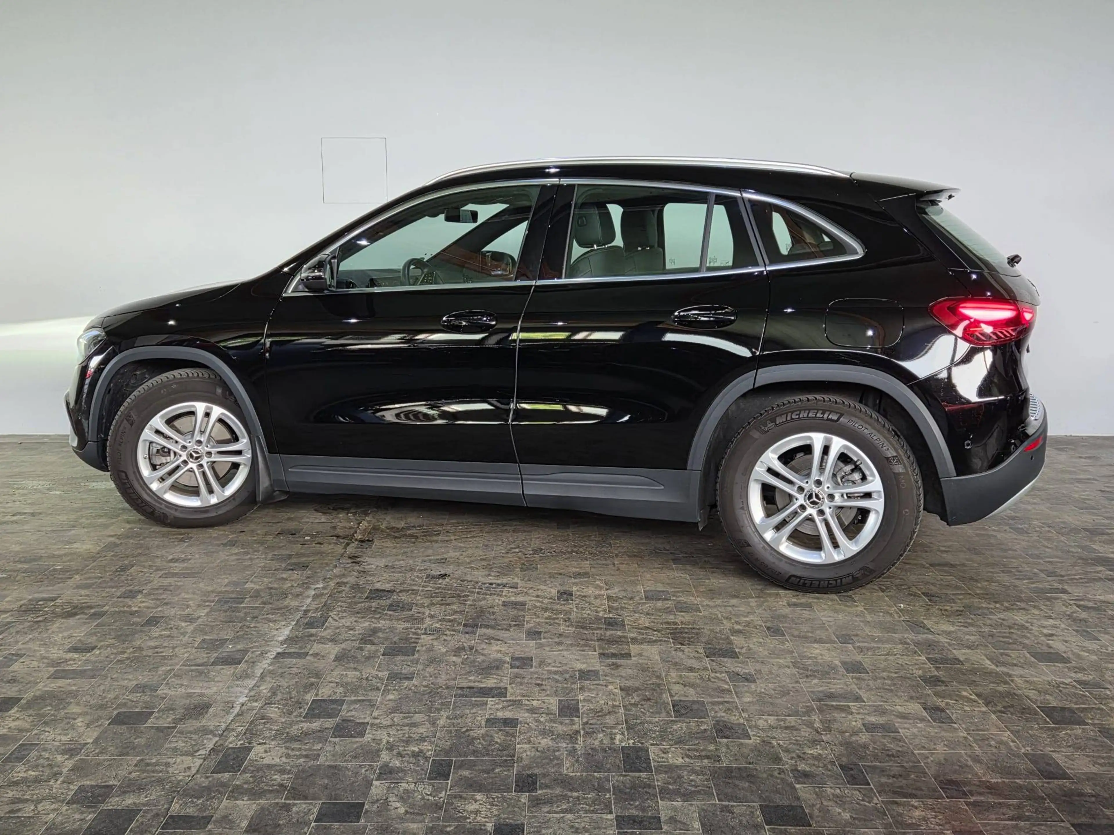 Mercedes-Benz GLA 200 GLA 200, LED, Virtual, Kamera, ACC — photo 8