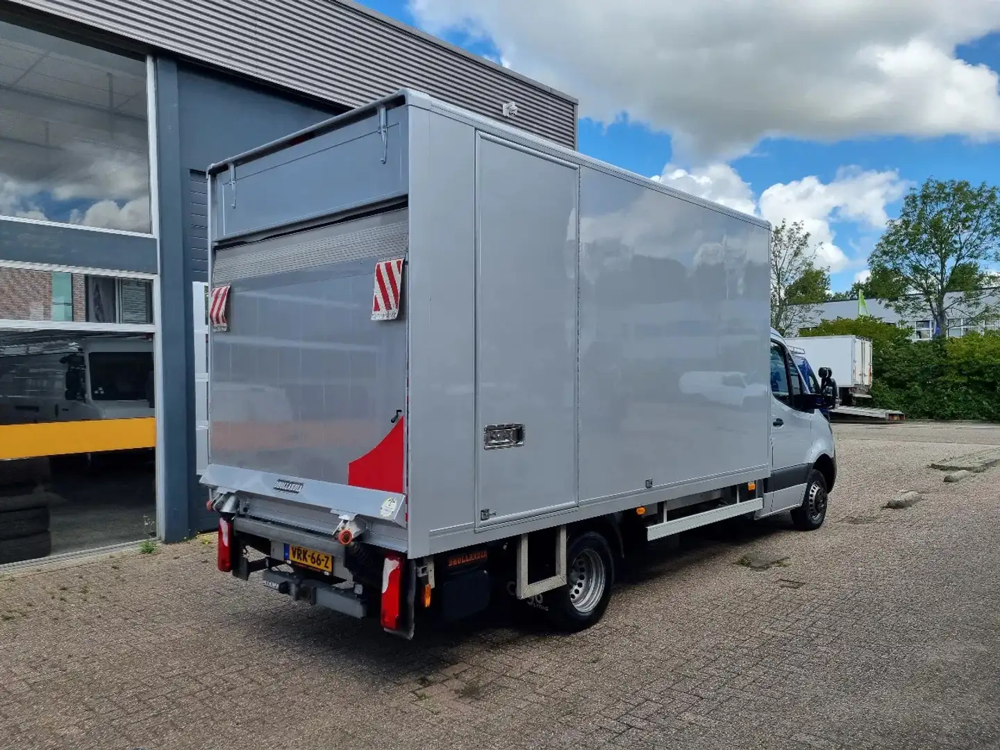 Mercedes-Benz Sprinter 516 CDI Koffer LBW 21m3 Euro 6 Grijs - 2