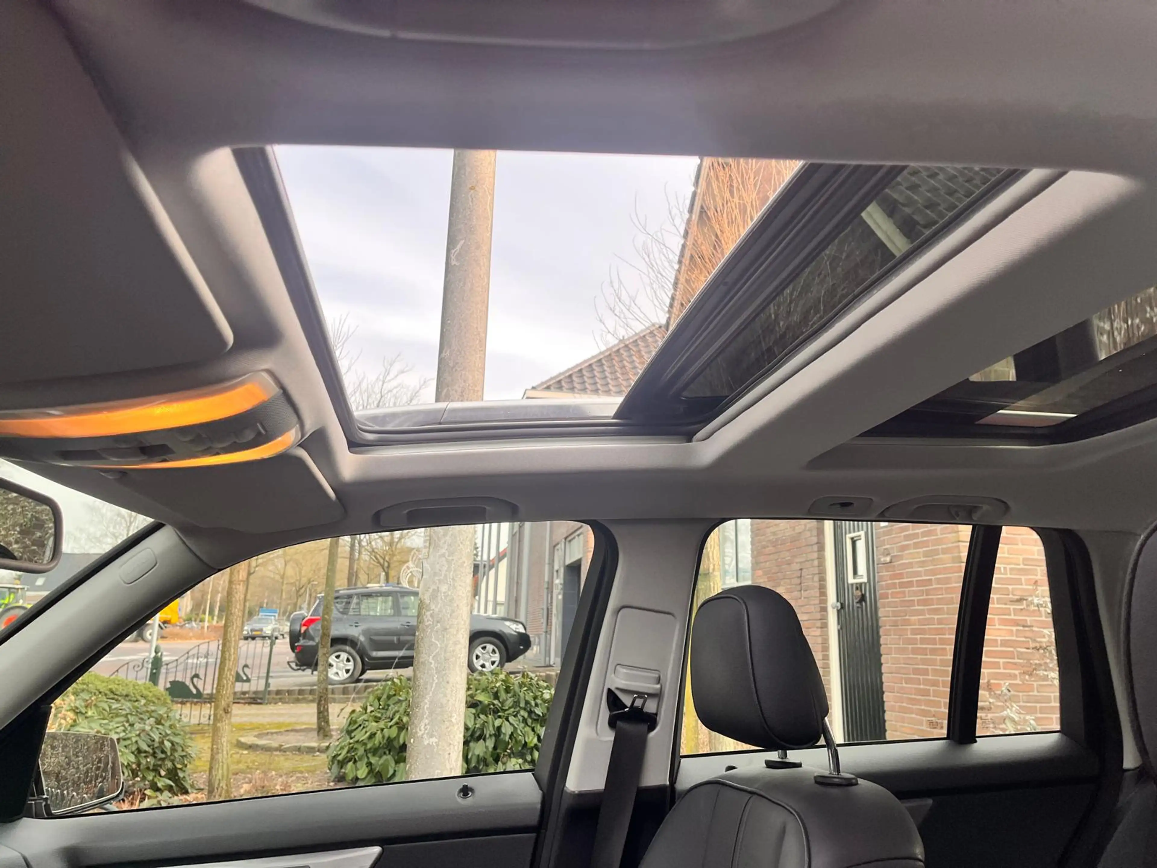 Mercedes-Benz GLK 350 First Edition 4-Matic — photo 17