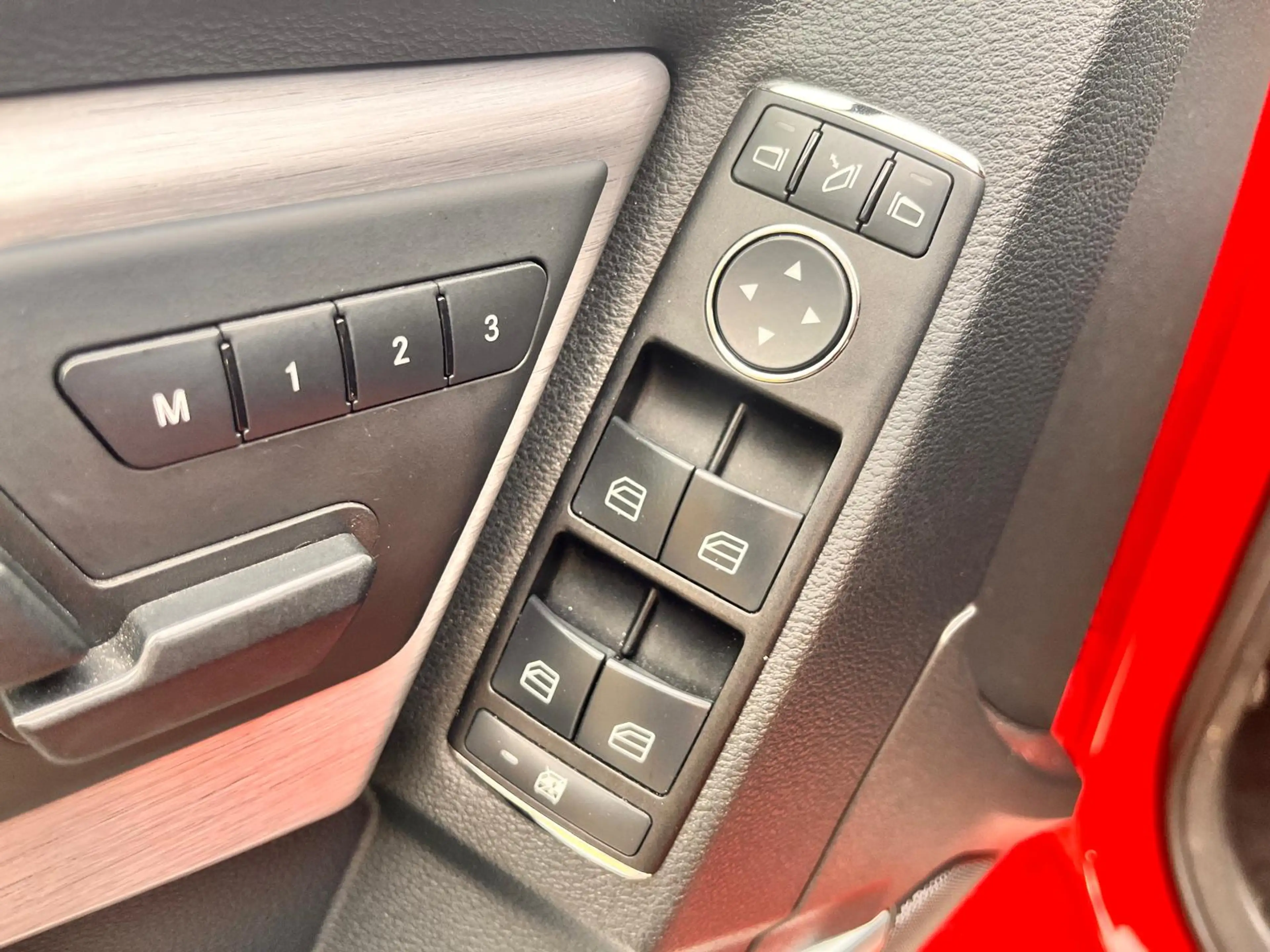 Mercedes-Benz GLK 350 First Edition 4-Matic — photo 11