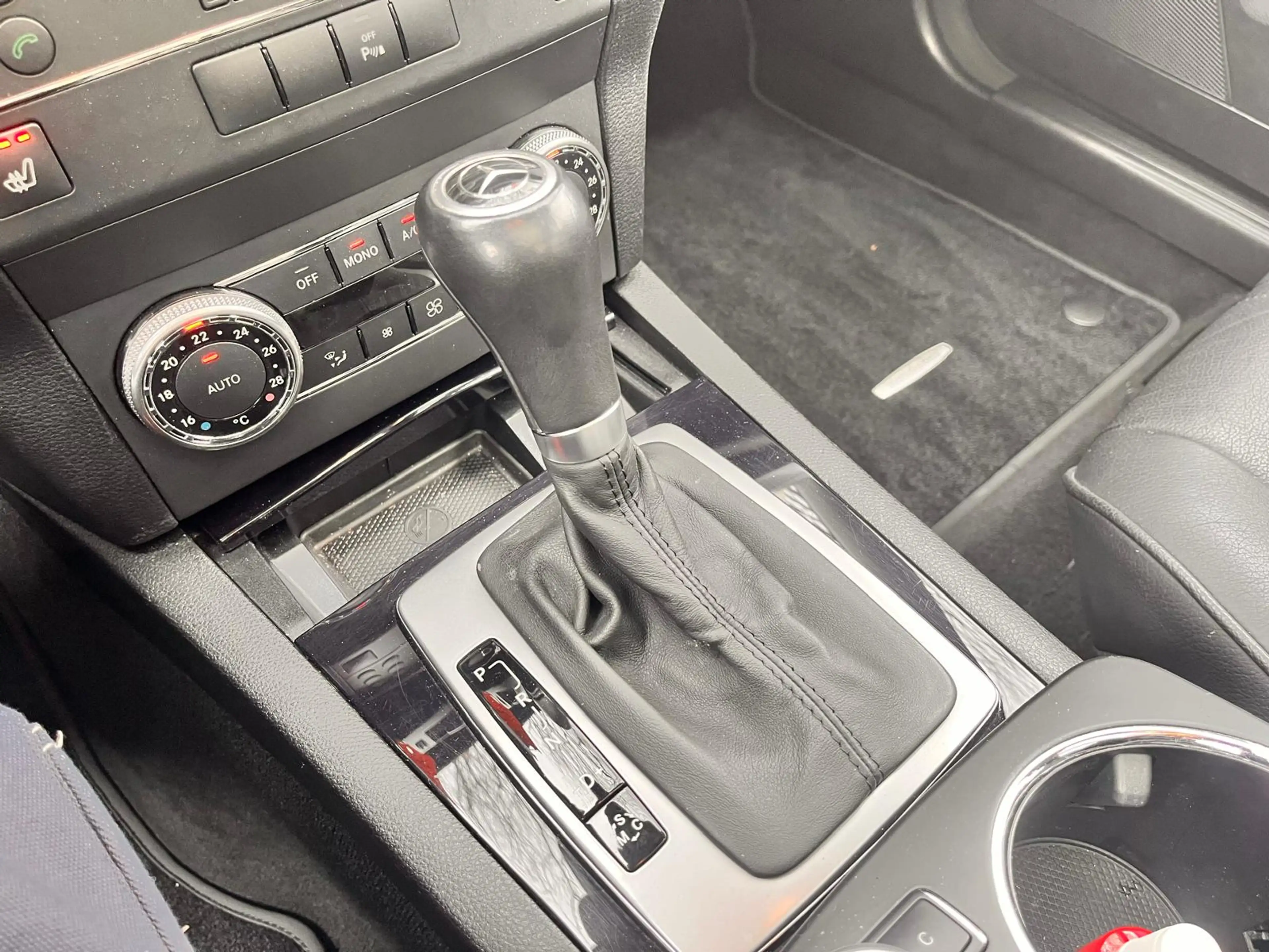 Mercedes-Benz GLK 350 First Edition 4-Matic — photo 37
