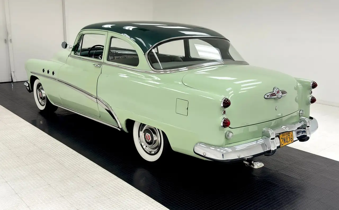 Buick Special Deluxe 2 Door Sedan, foto 3