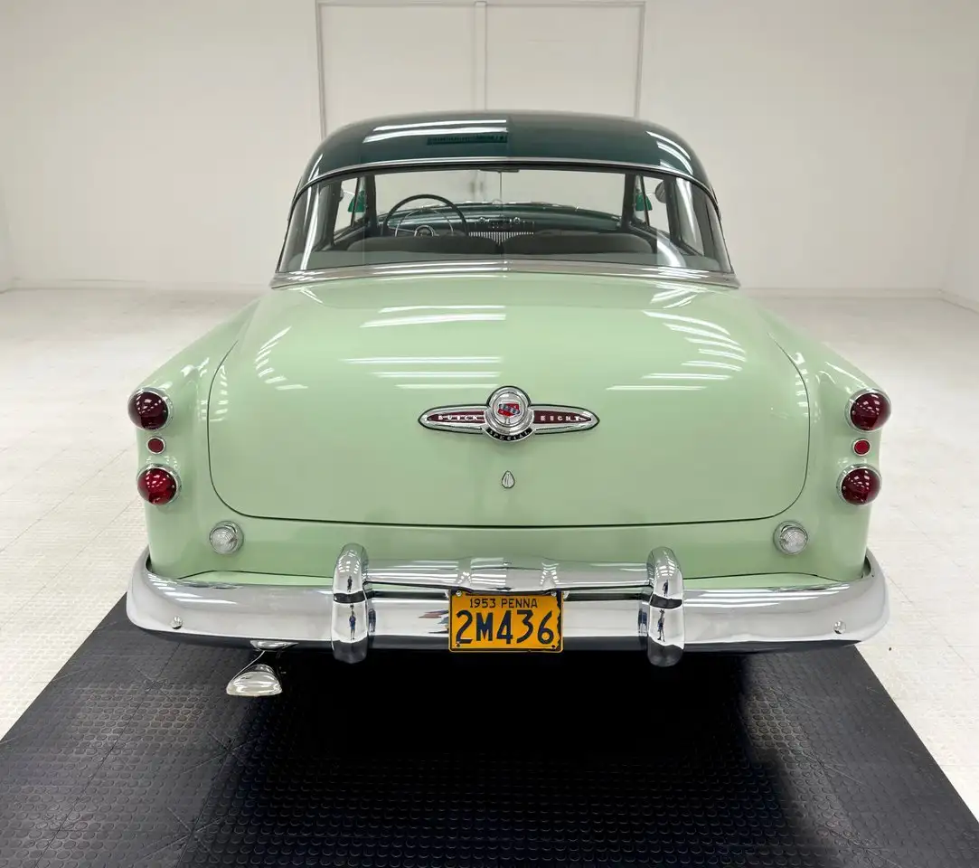 Buick Special Deluxe 2 Door Sedan, foto 4