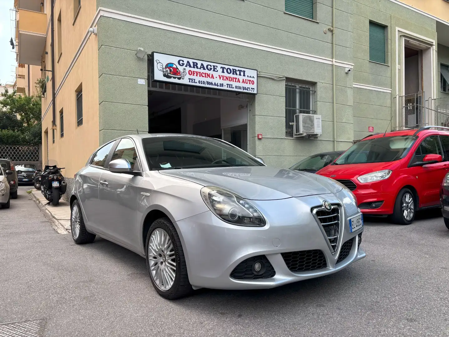 Alfa Romeo Giulietta 1.6 JTDm-2 105 CV Distinctive UNIPROPRIETARIO Argento - 1