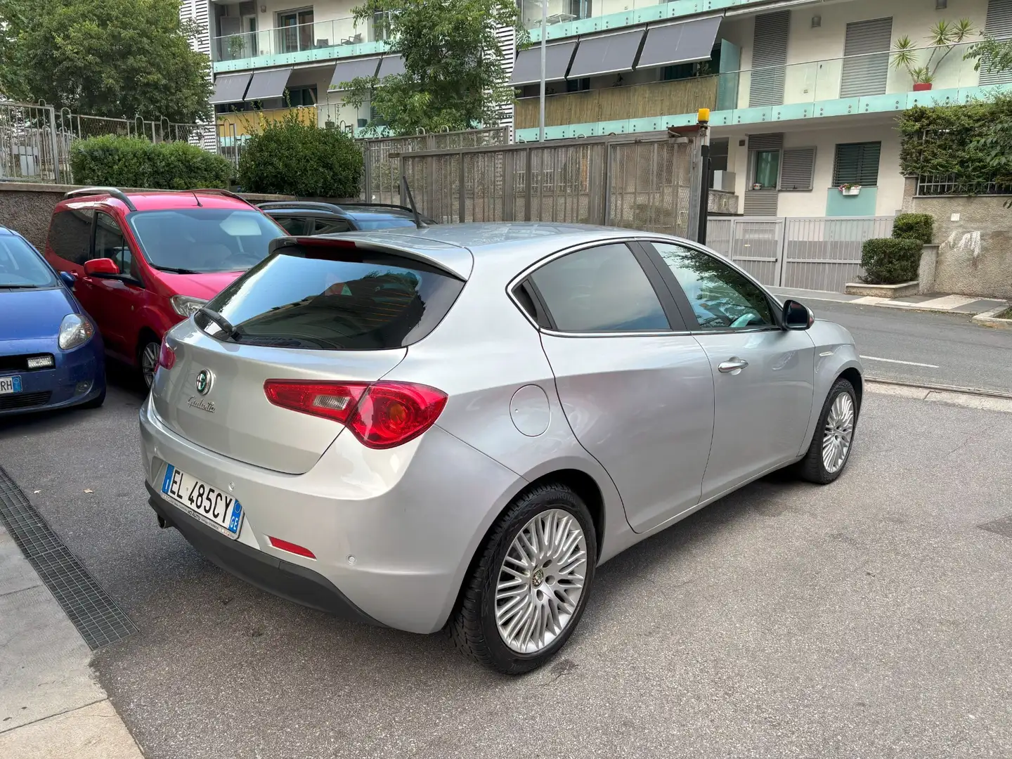 Alfa Romeo Giulietta 1.6 JTDm-2 105 CV Distinctive UNIPROPRIETARIO Argento - 2