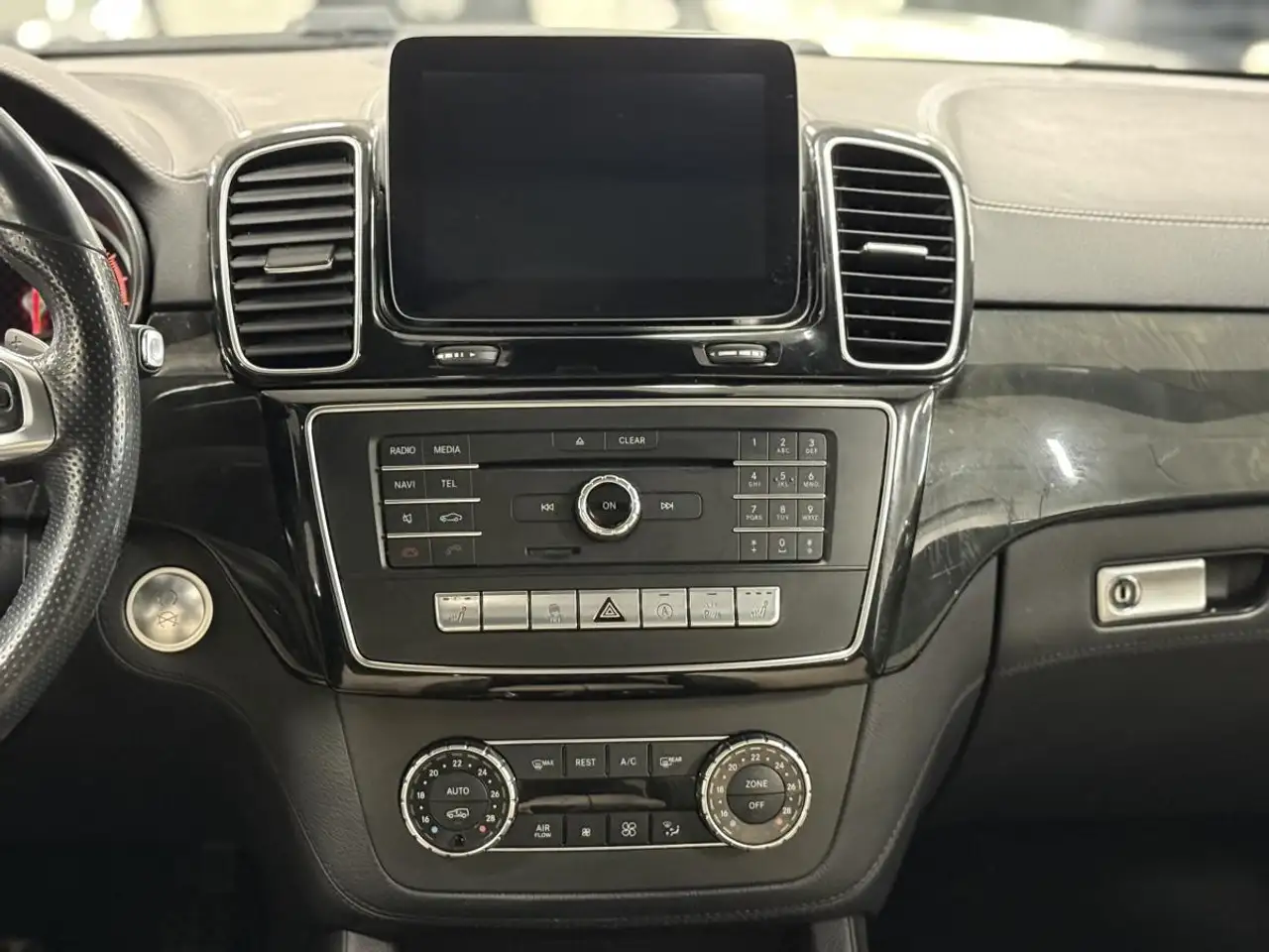 Mercedes-Benz GLE снимка Mercedes-Benz GLE